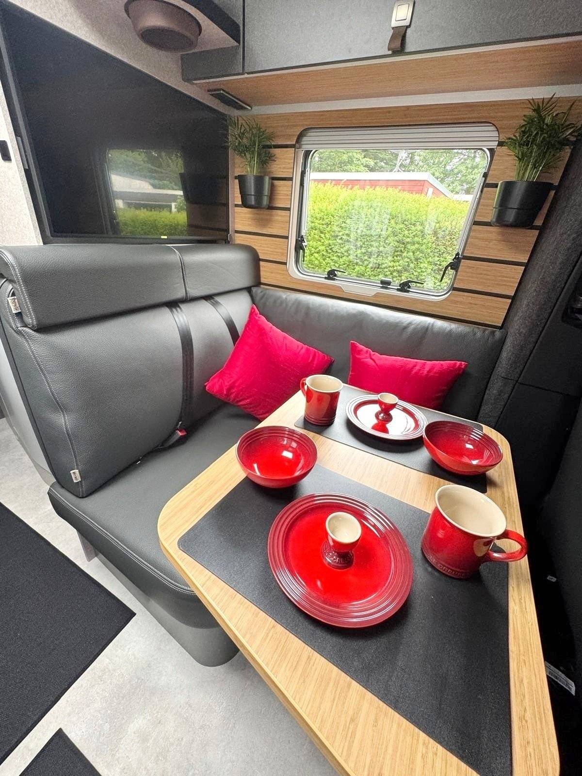 Coin repas Mercedes Sprinter 319 4x4 - Yescapa