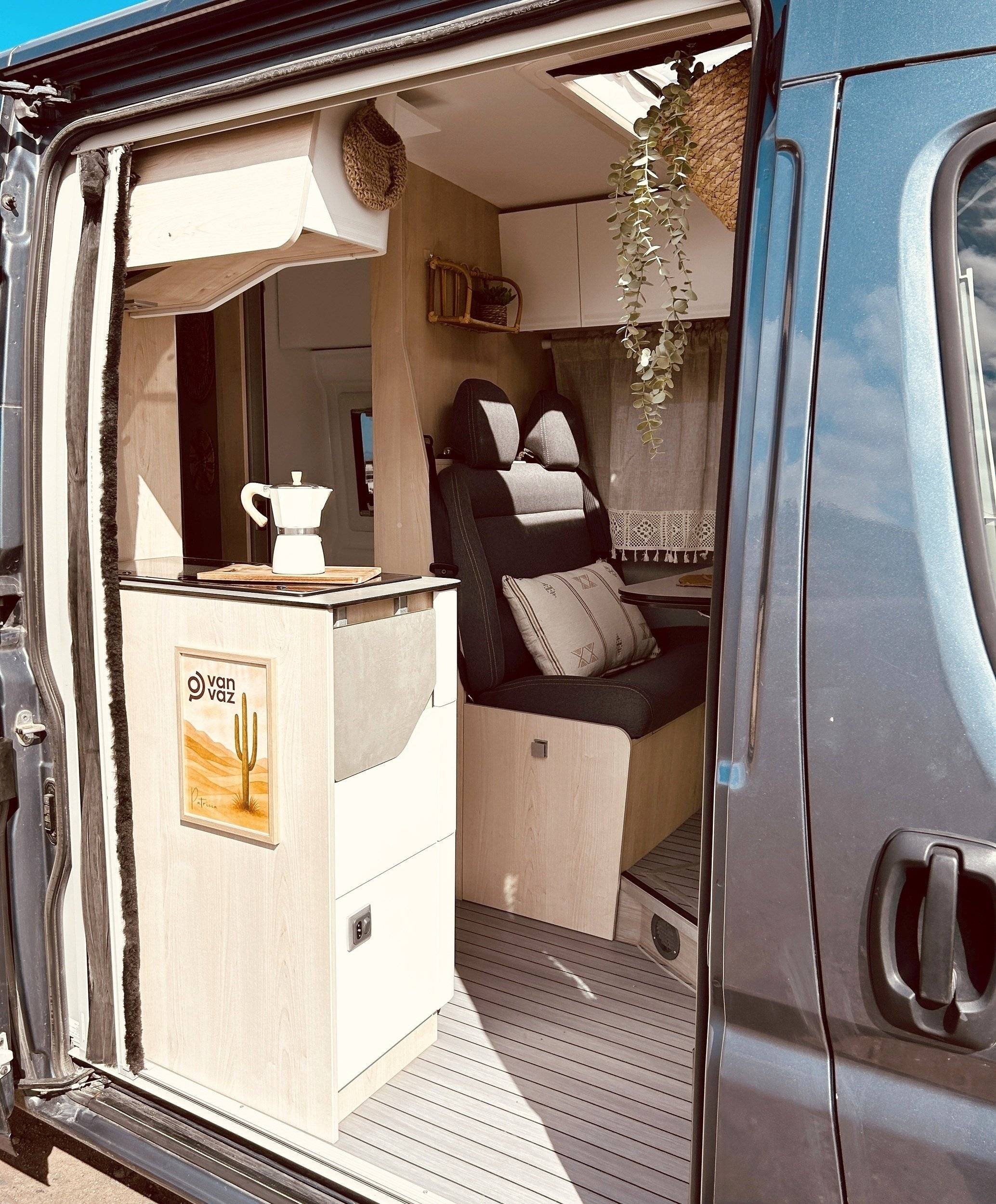 Jumper Desert Island