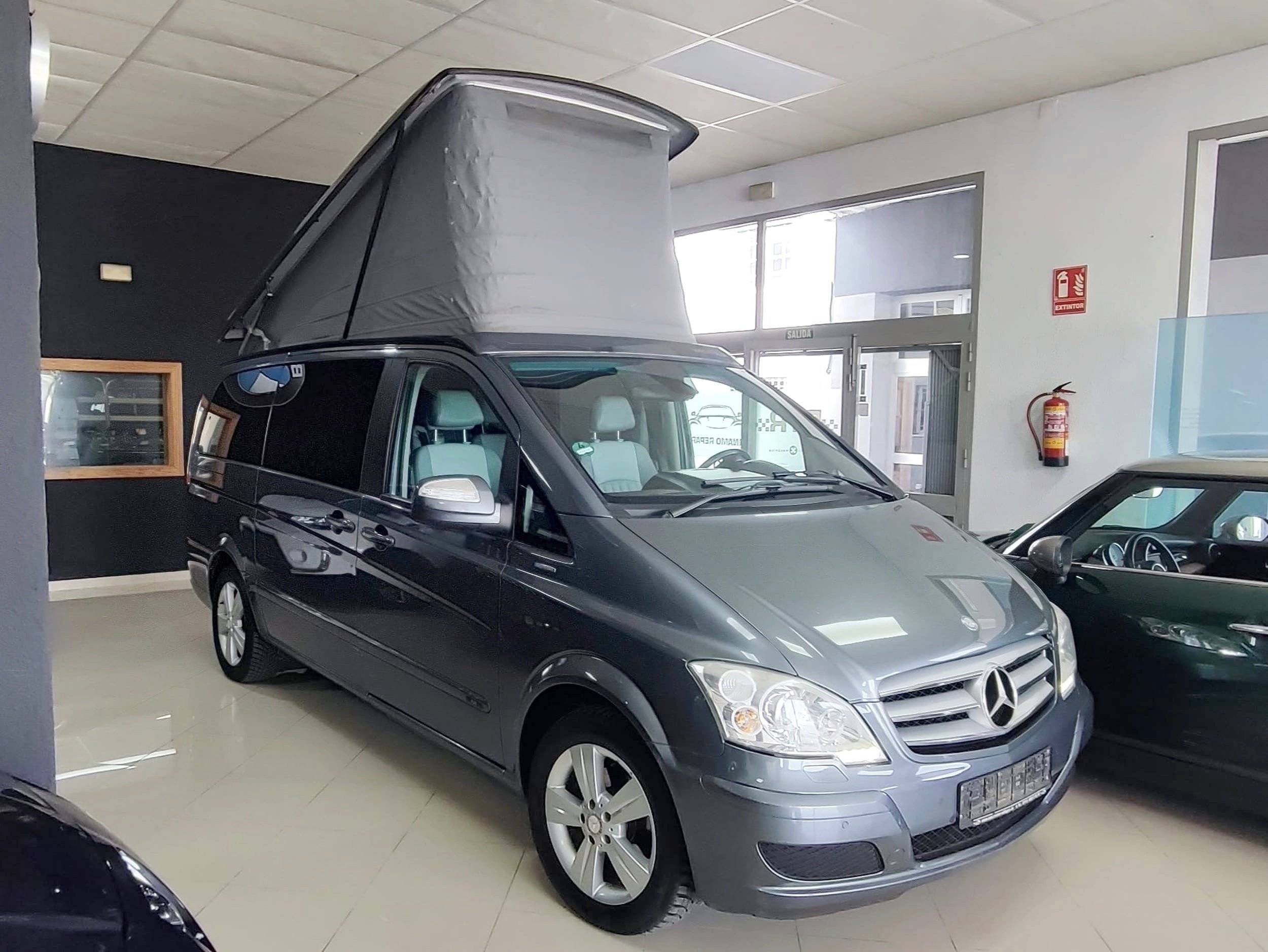 Front view from 3/4 Mercedes 2,2 l CDI 160 ch. - Yescapa