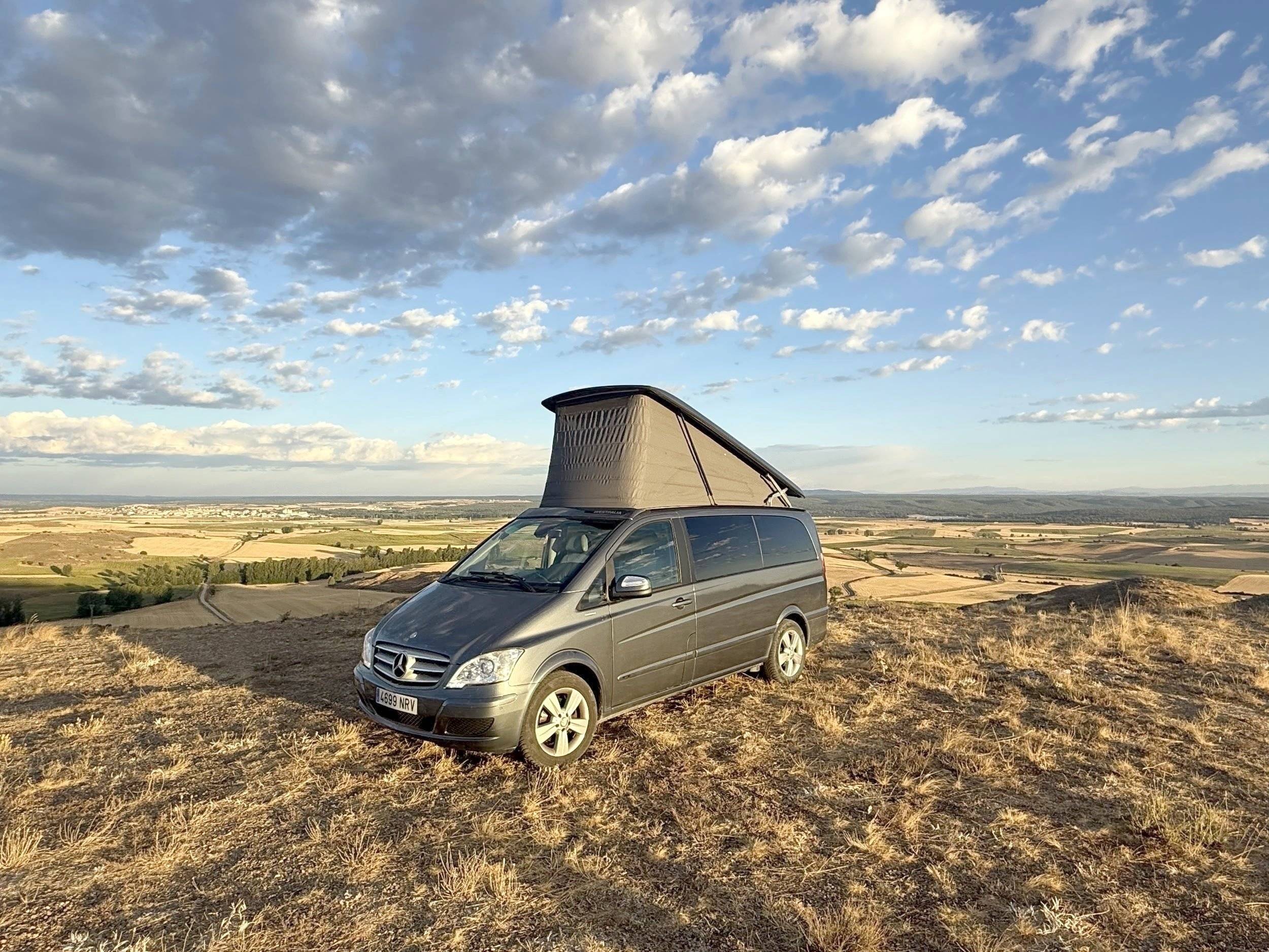 Vue avant de 3/4 Mercedes 2,2 l CDI 160 ch. - Yescapa