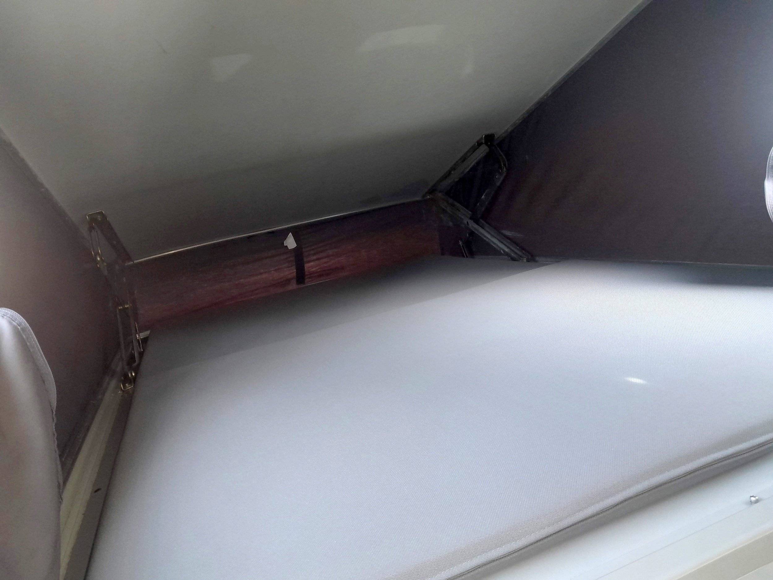 slaapplaatsen Volkswagen VOLKSWAGEN CALIFORNIA - Yescapa