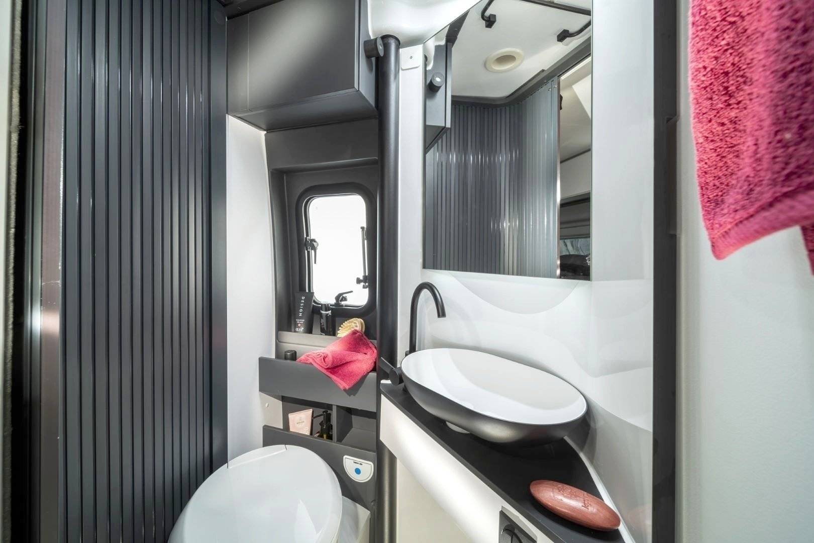 Adria Adria Twin PLUS 600 SPB Family