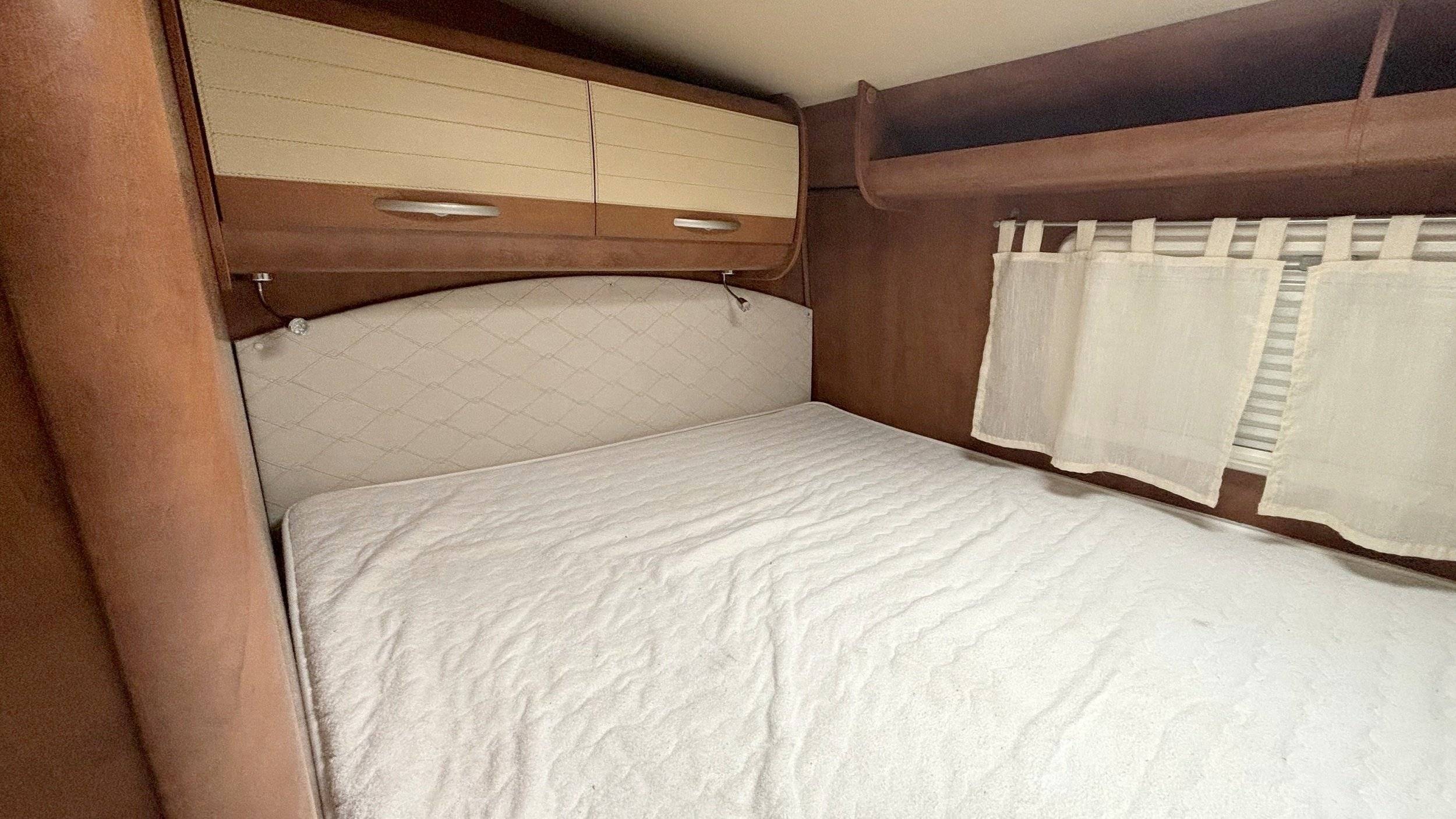 Berth Fiat Ducato 2,3 130 ch - Yescapa