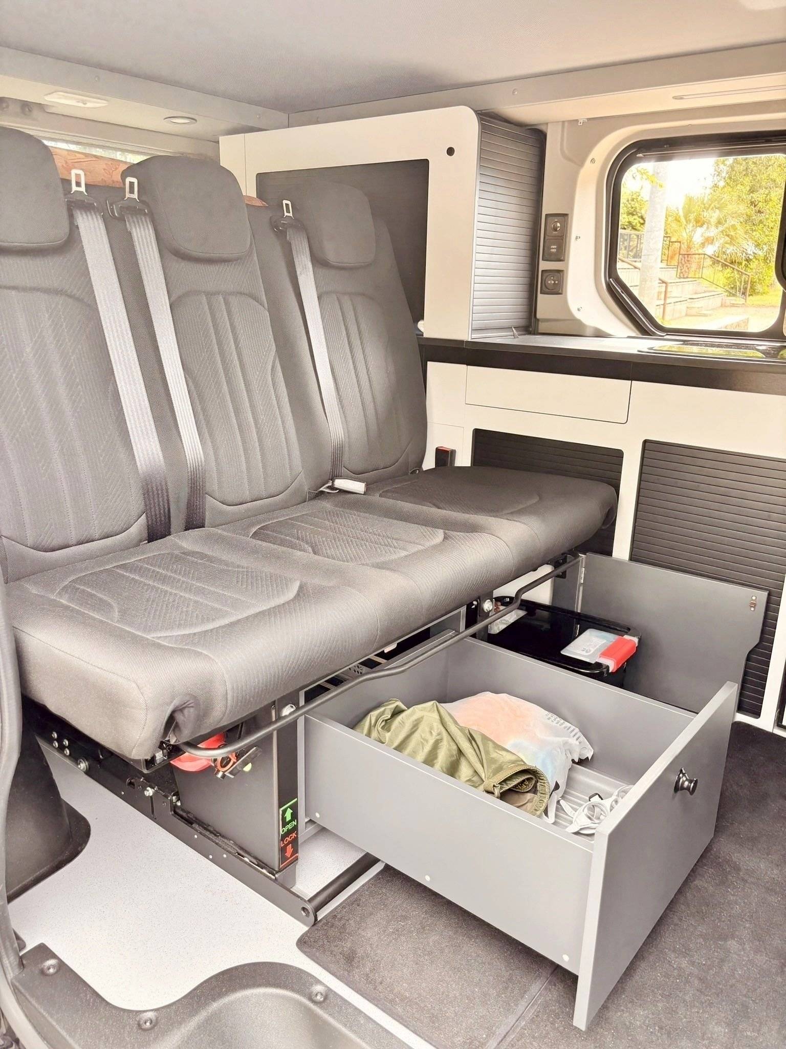 Dinette Renault Trafic - Yescapa