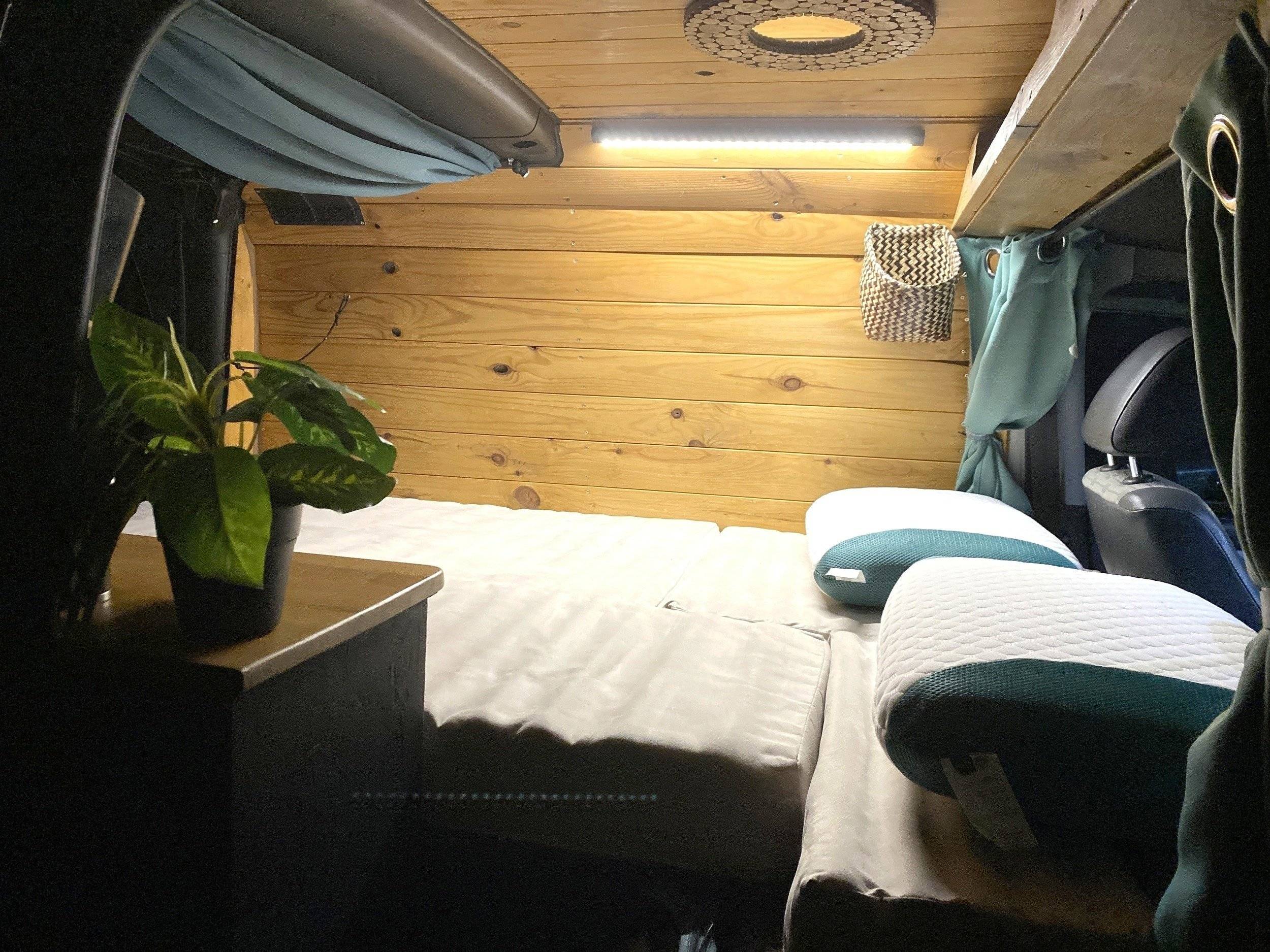 Volkswagen Caddy 2,0 l 102 ch