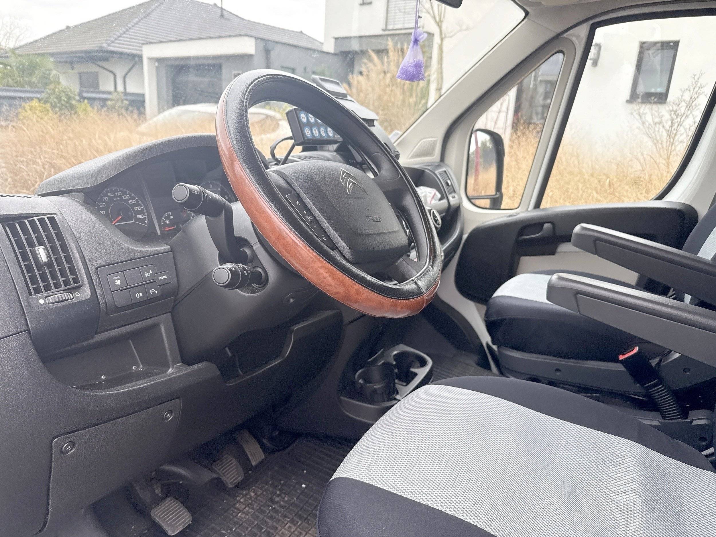 Puesto de conducción Citroën jumper3000 - Yescapa