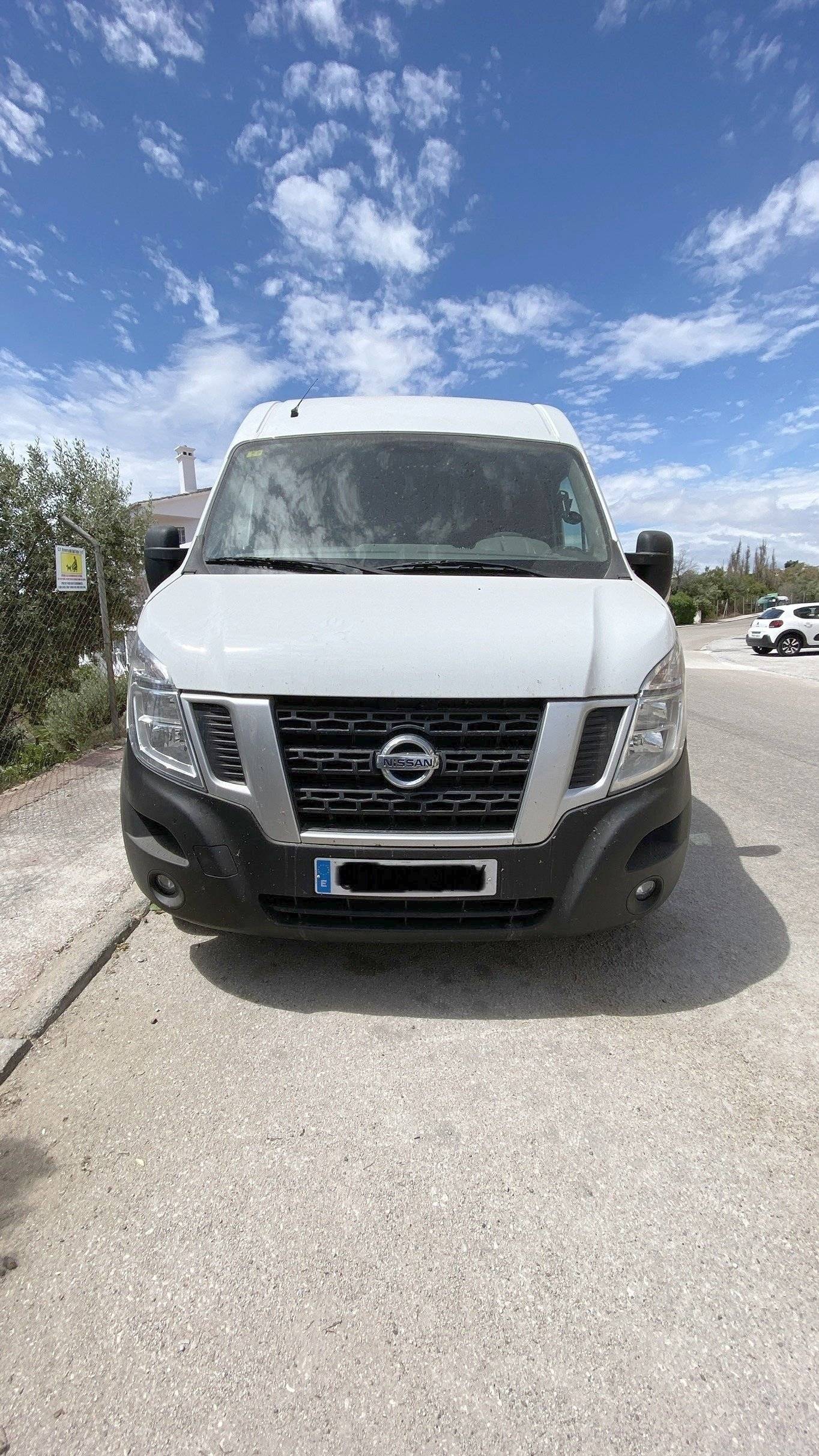 Nissan nv400