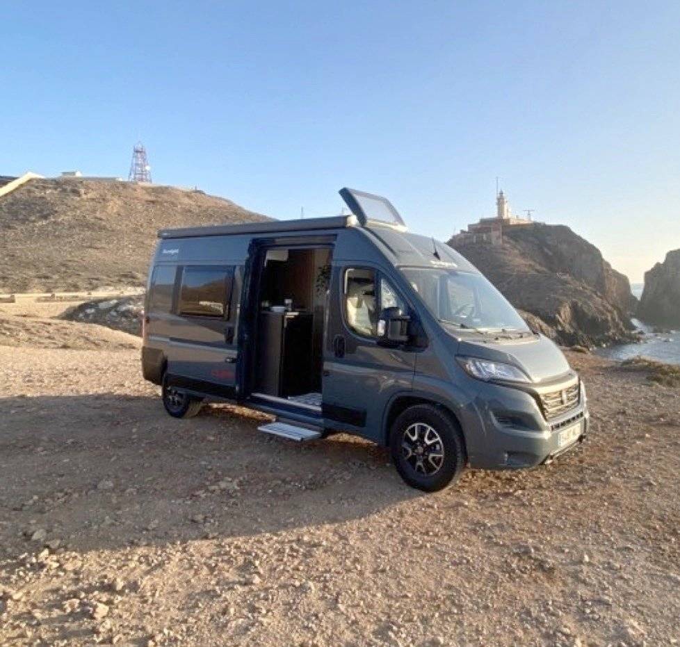 Vue avant de 3/4 Fiat Ducato 2,2 l JTD 130 ch. - Yescapa