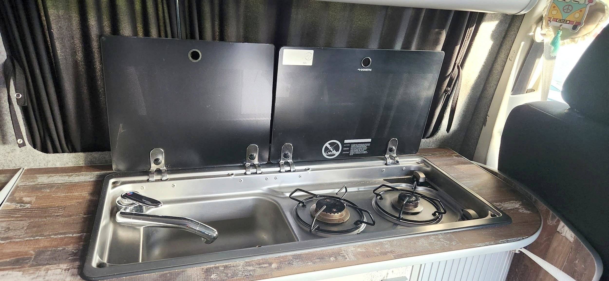 Coin cuisine Volkswagen T5 2 l 140 ch - Yescapa