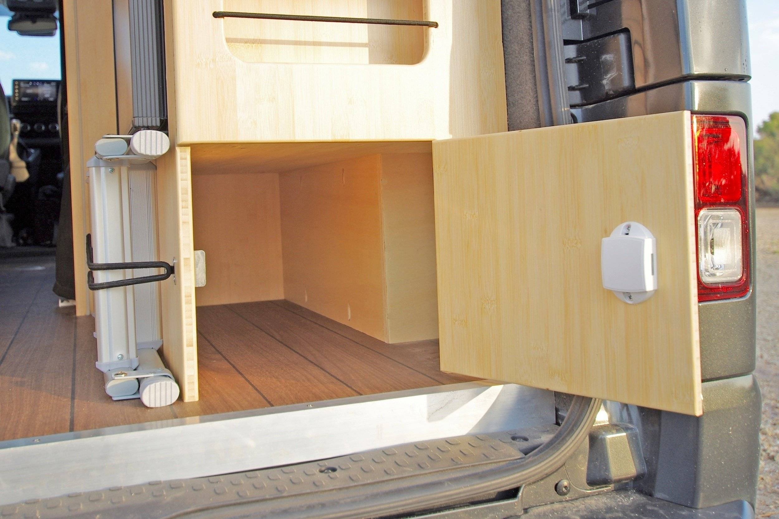 HISTOIRES DE VAN EXPLORATEUR