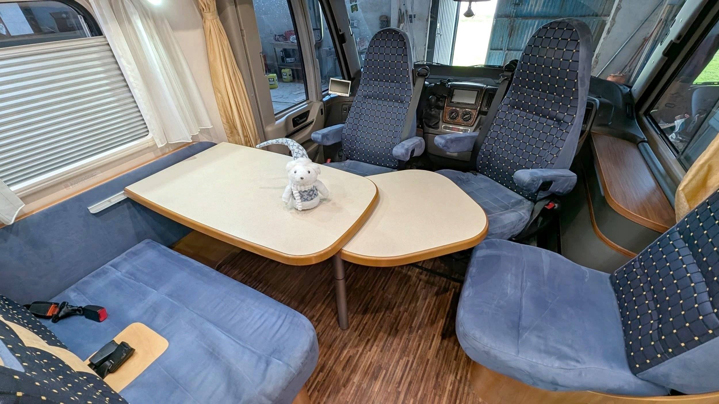 Dining Area Fiat Fiat Ducato 3.0 160 CV - Yescapa