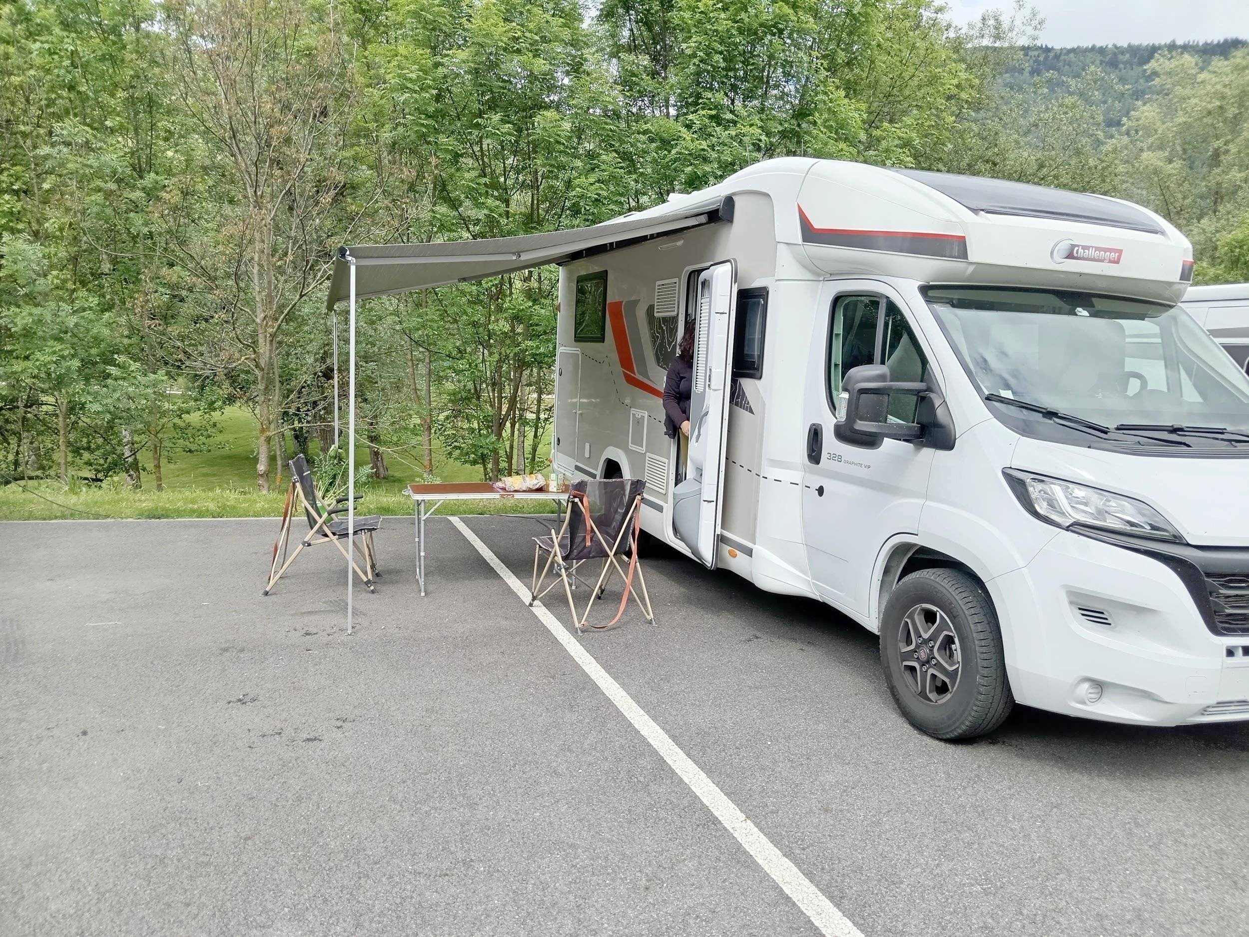 Challenger 328 VIP graphite