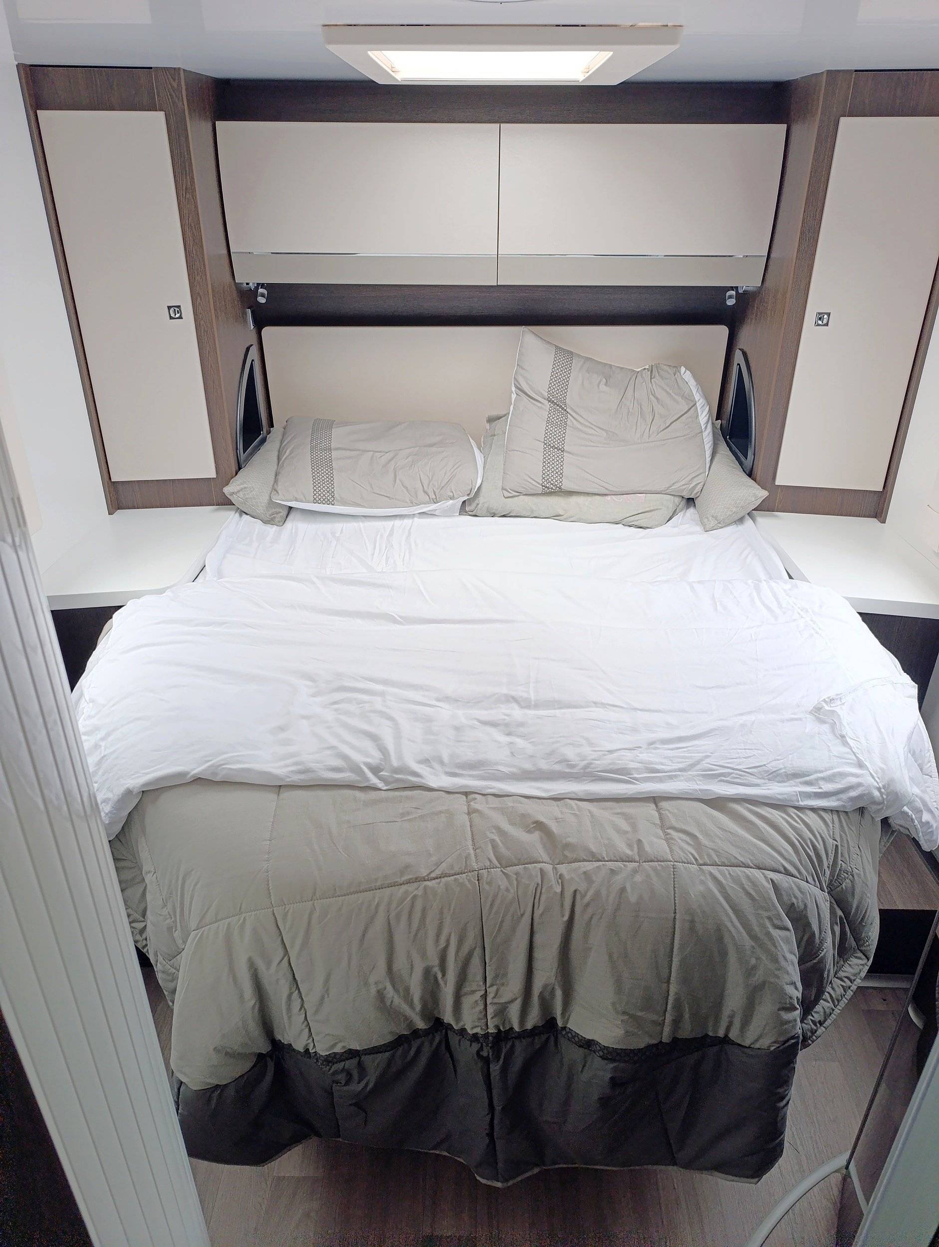 Slaapplaatsen Ford ford transit - Yescapa