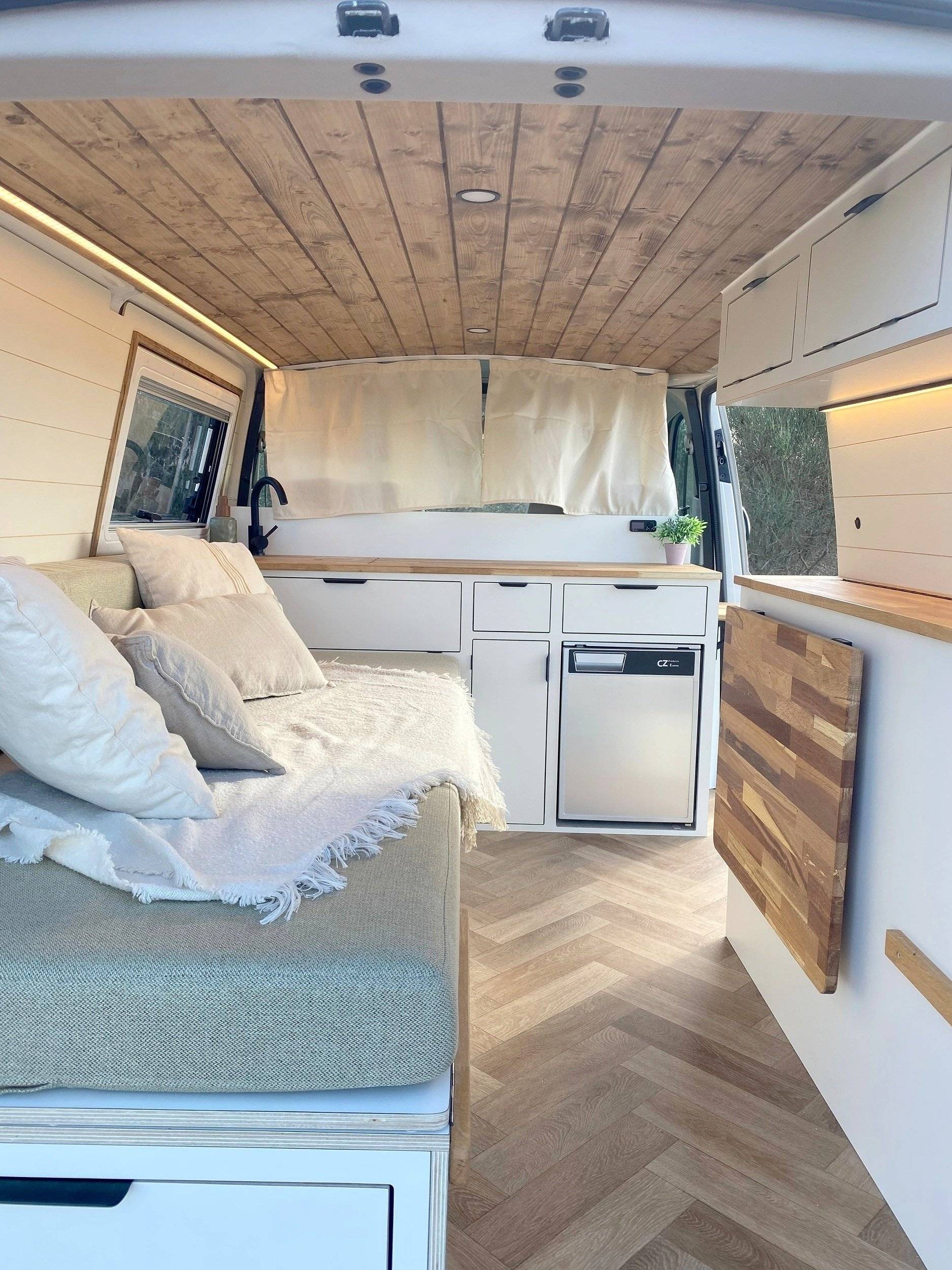Coin repas Volkswagen Volkswagen Transporter T5.1 - Yescapa