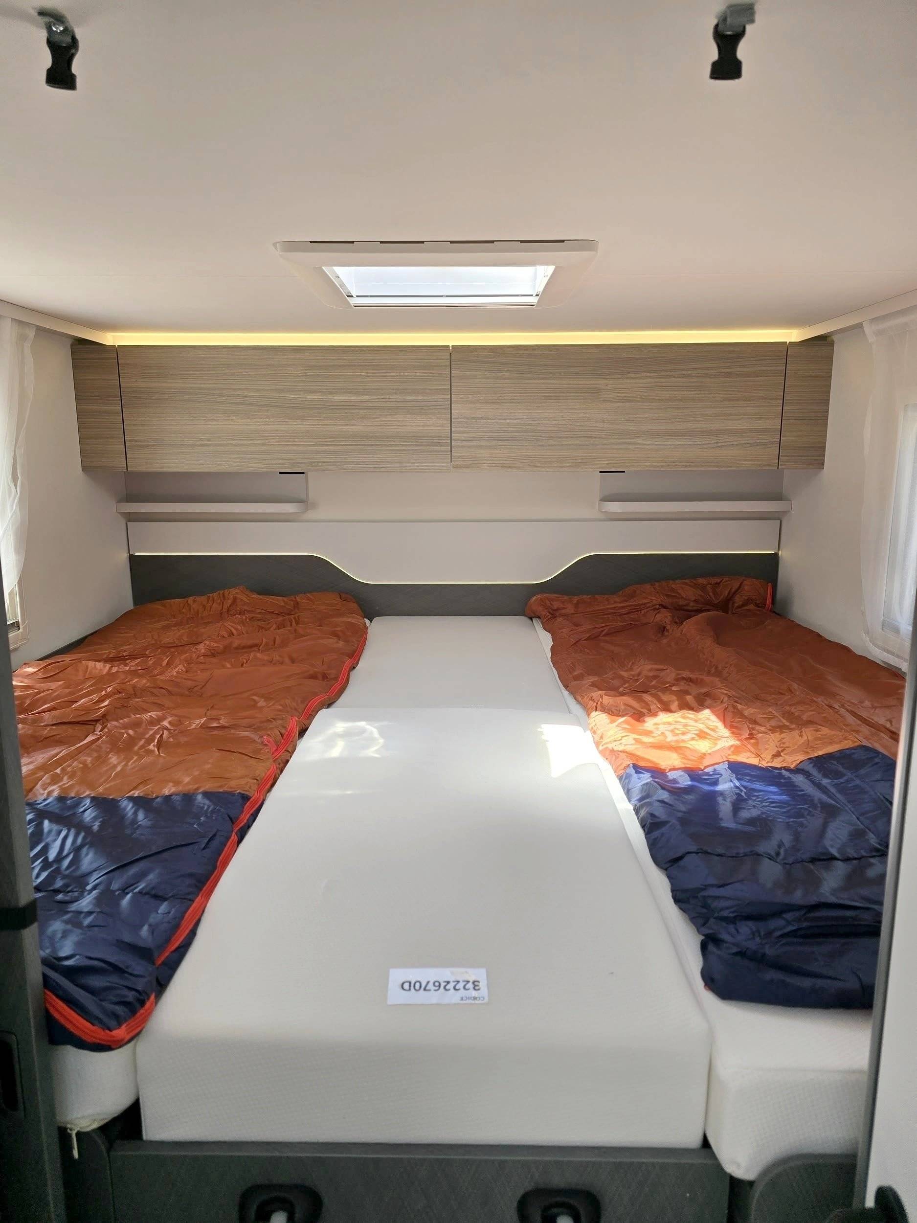 Berth Fiat DUCATO 2.2 140 CH - Yescapa