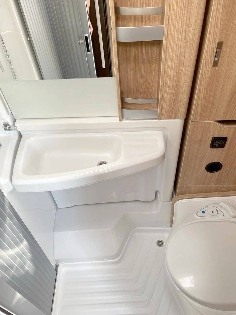 Knaus Sky TI Platinum Selection 650MEG