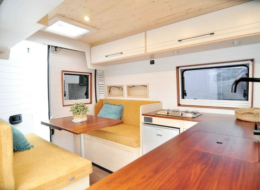 Dining Area Fiat Fiat Ducato - Yescapa