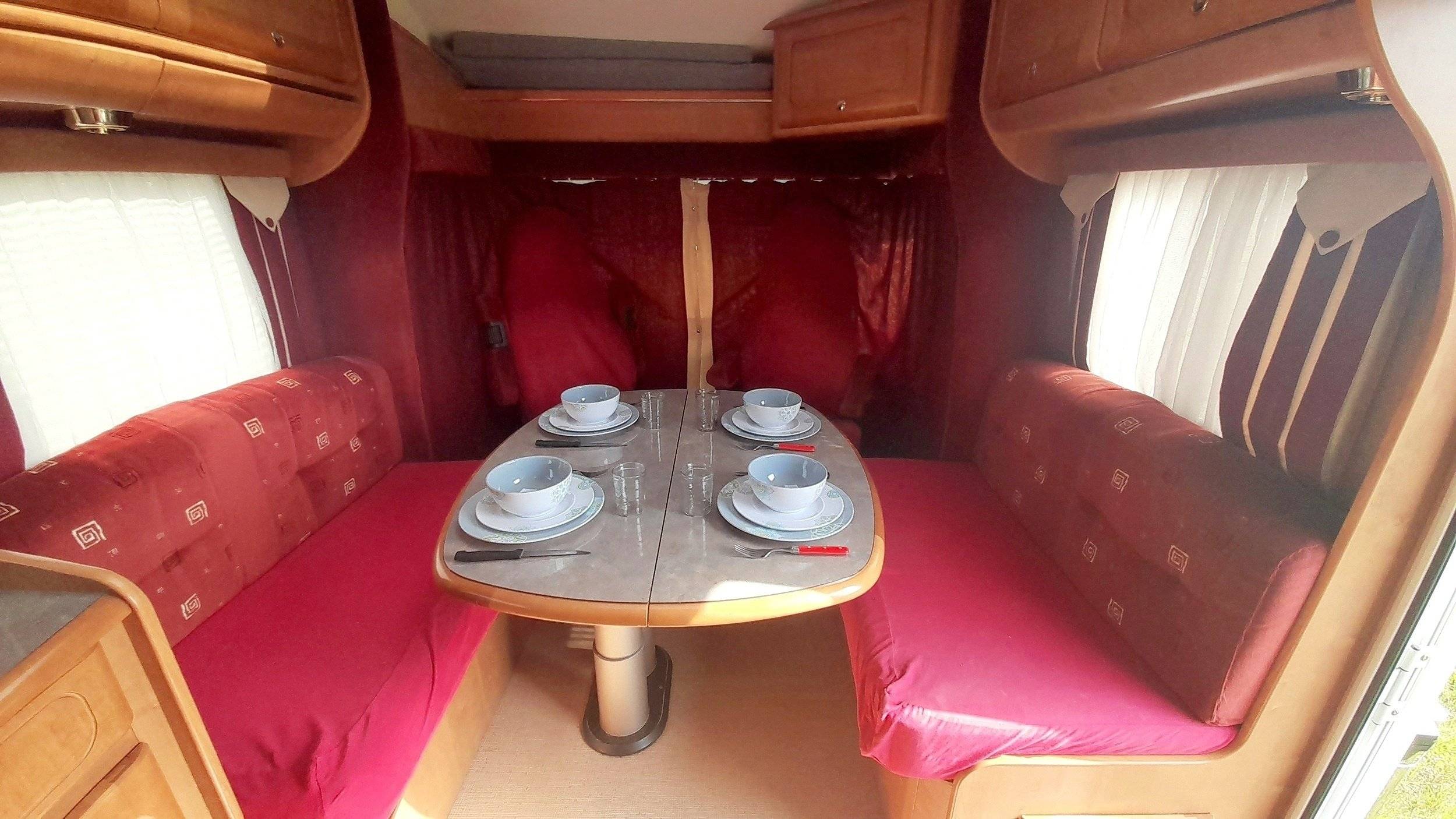 Dining Area Fiat FIAT DUCATO - Yescapa