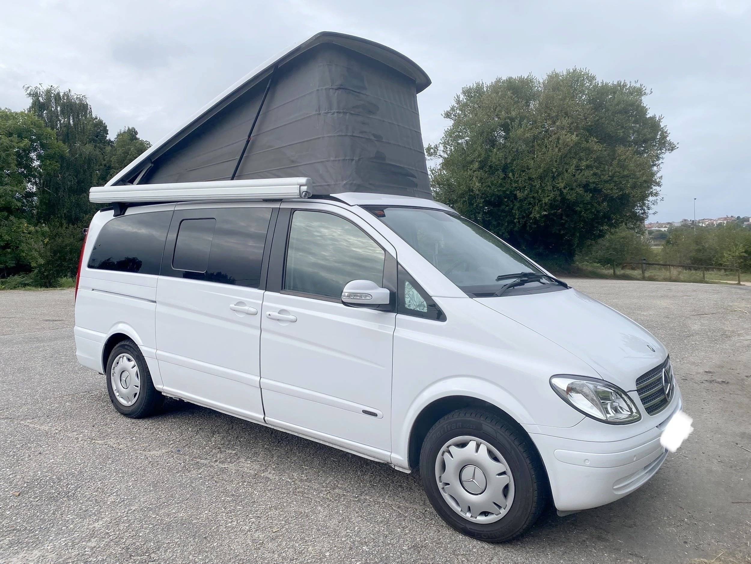 Vista del vehicle angle davanter Mercedes Viano Marco Polo 2,2 l 150 cv - Yescapa