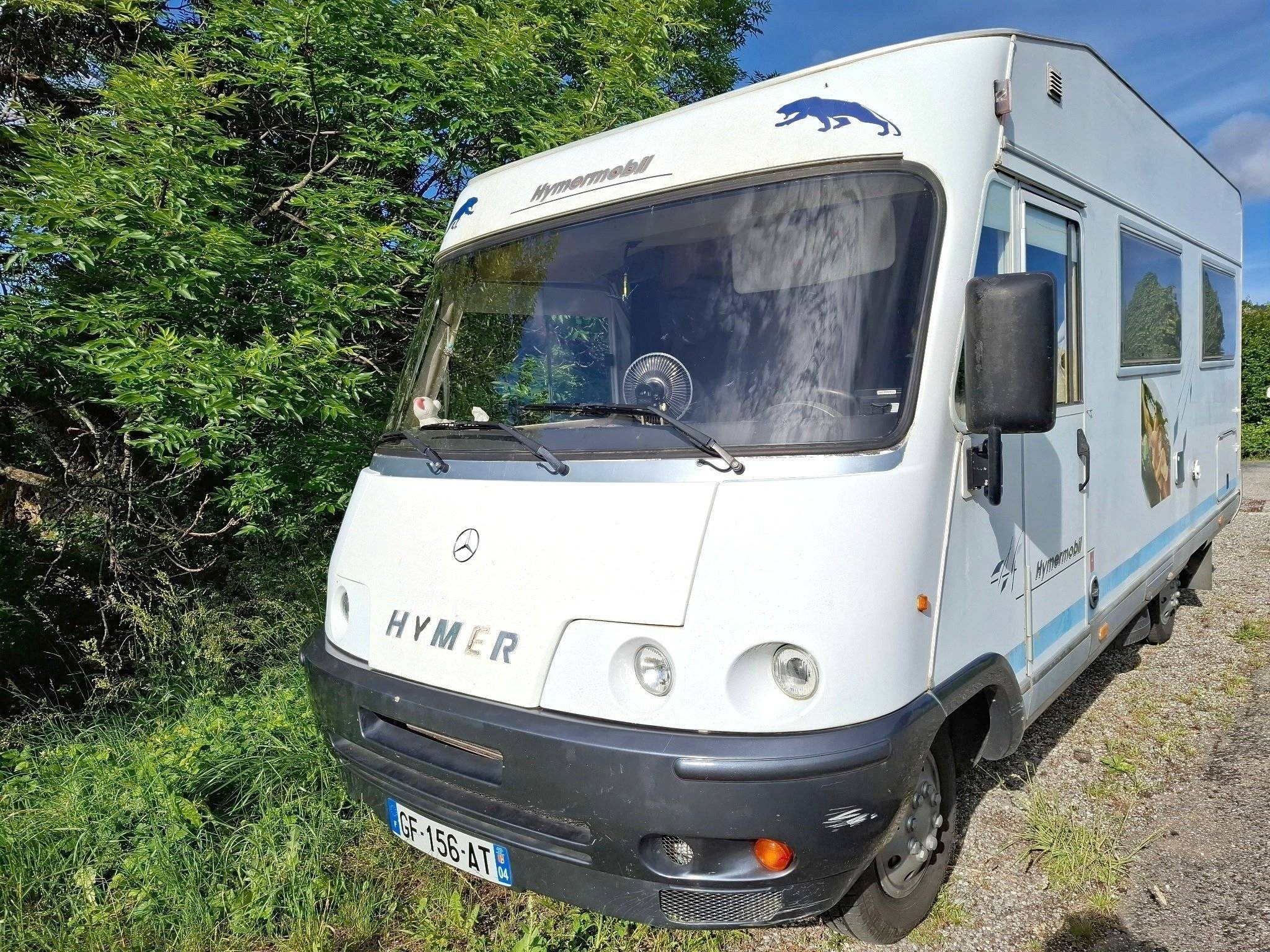 Front view from 3/4 Mercedes sprinter 2.7l 156ch 316 cdi - Yescapa