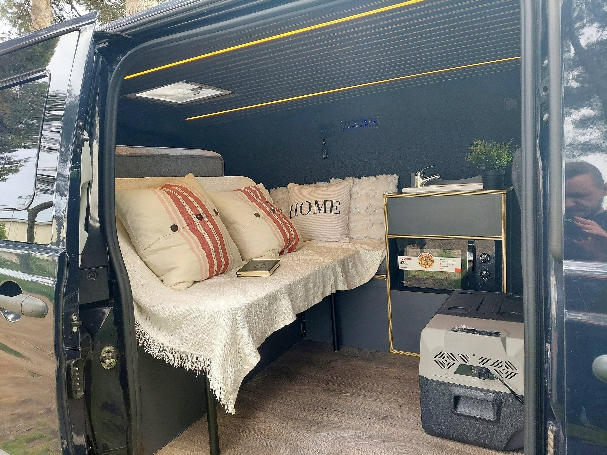 Plazas en cama Mercedes 2,15 l 136 ch - Yescapa