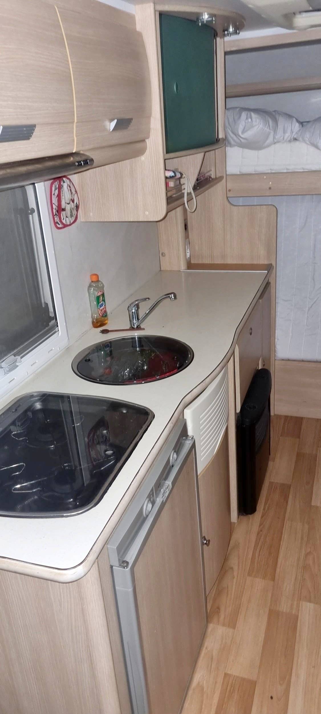 Angolo cucina Ford Transit 2,4 l 140 ch - Yescapa