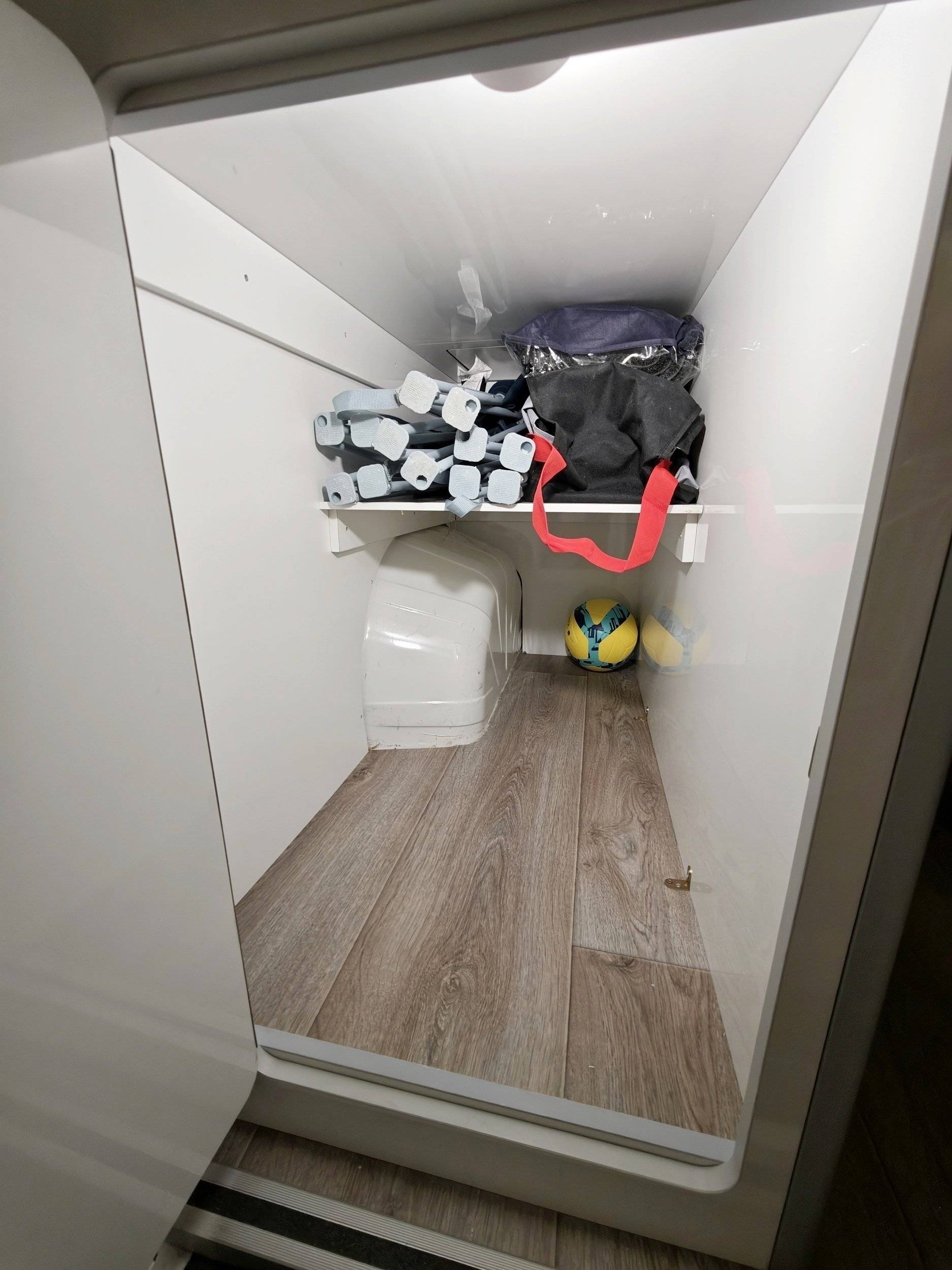 3 C Cartier/Brisebras c