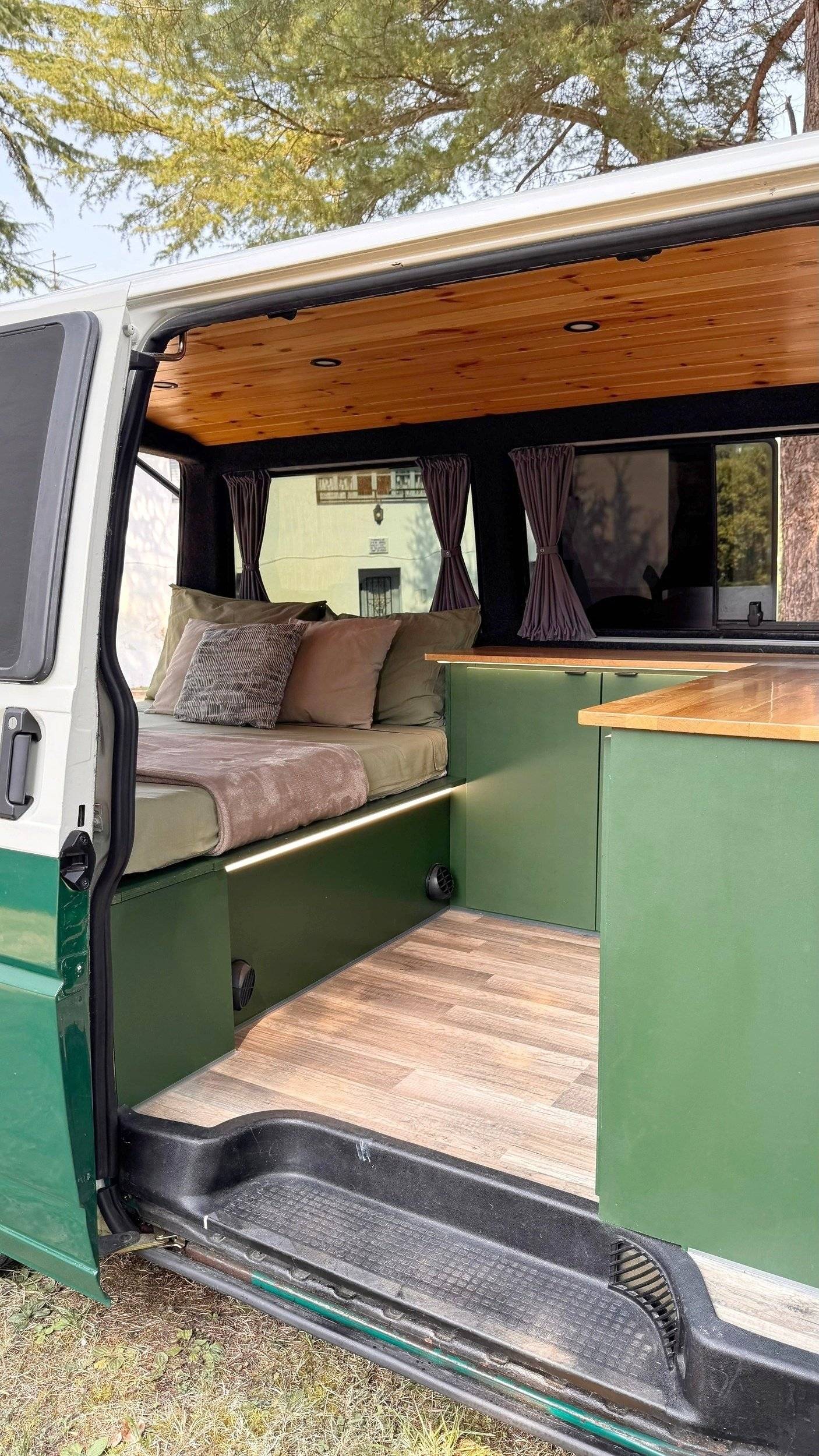 Berth Volkswagen Transporter T4 - Yescapa