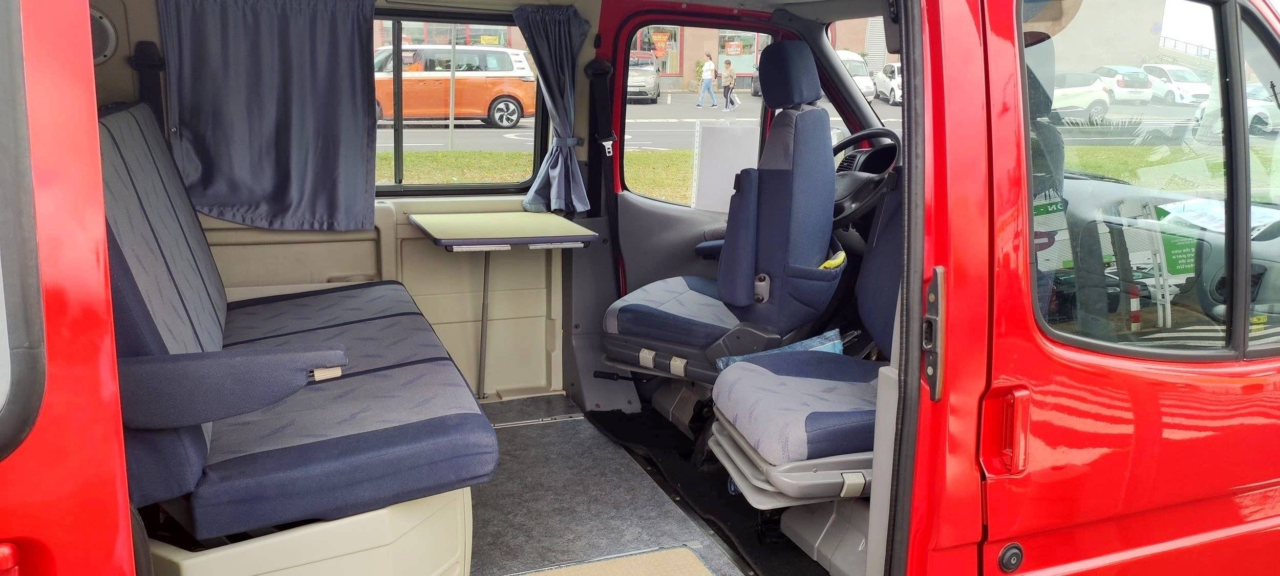 Dining Area Ford transit nugget - Yescapa