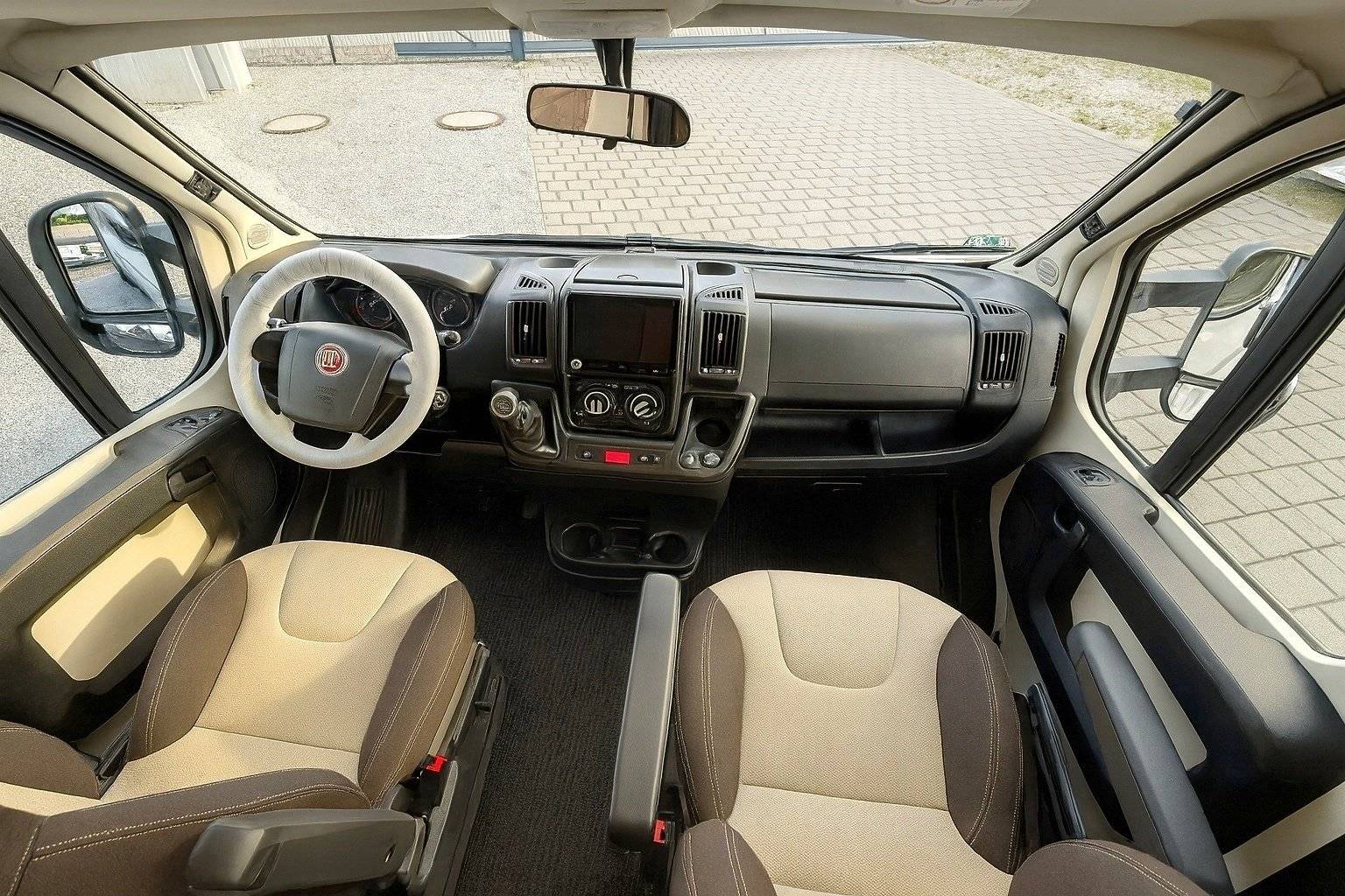 Dining Area Fiat Fiat Multijet 2   2,3 L   150 CV - Yescapa