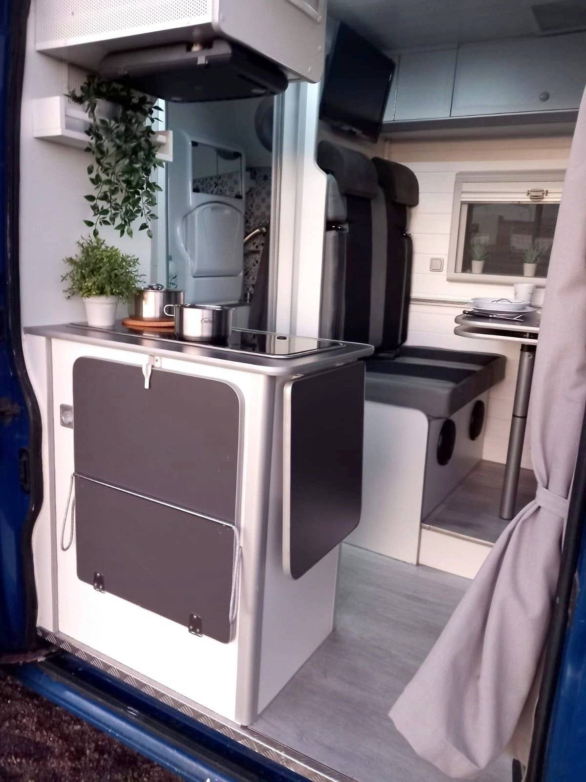 Peugeot Boxer 2,2l HDI 100 Ch