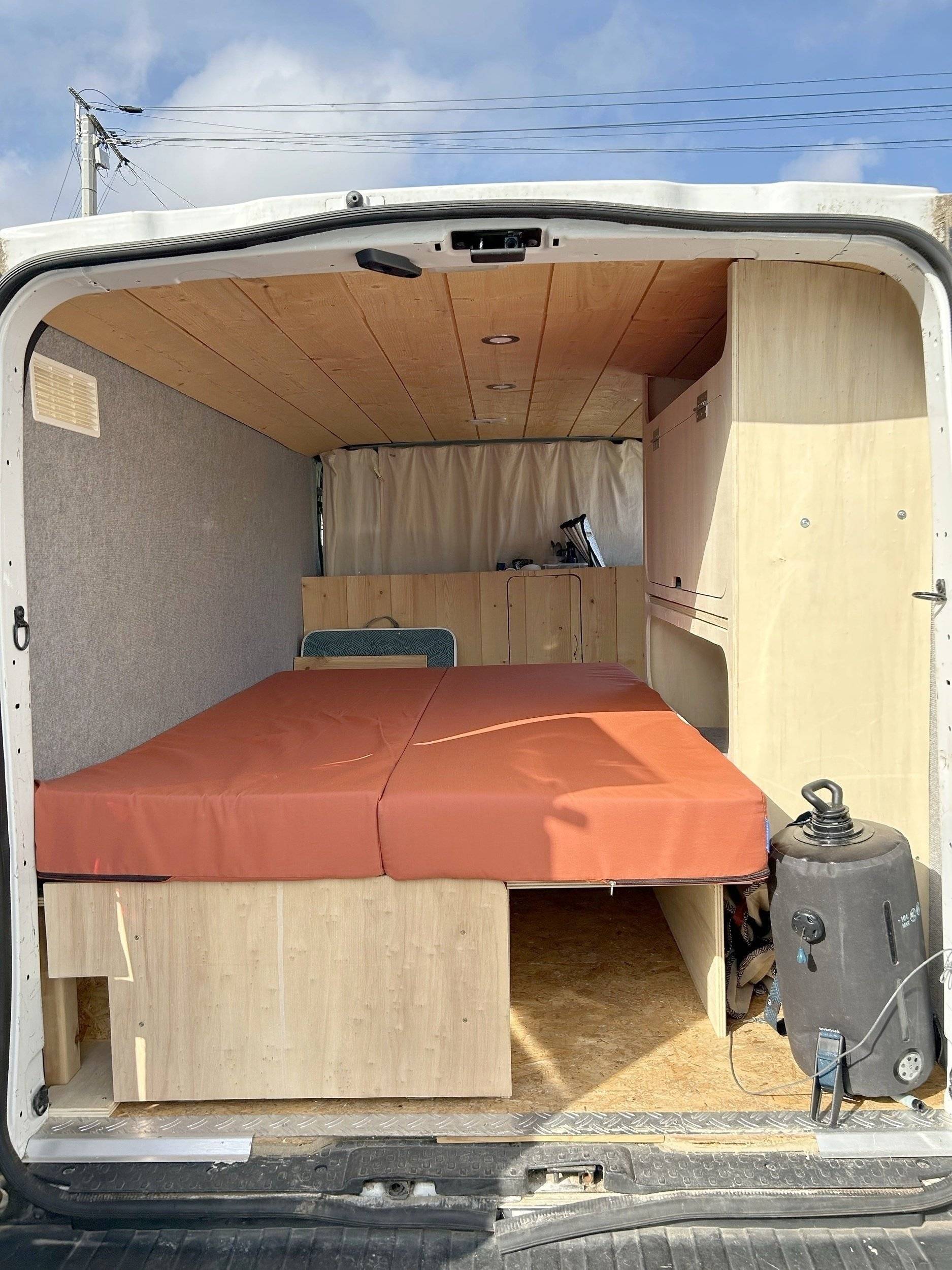 Letti Opel Vivaro 2.0 115cv 16v - Yescapa