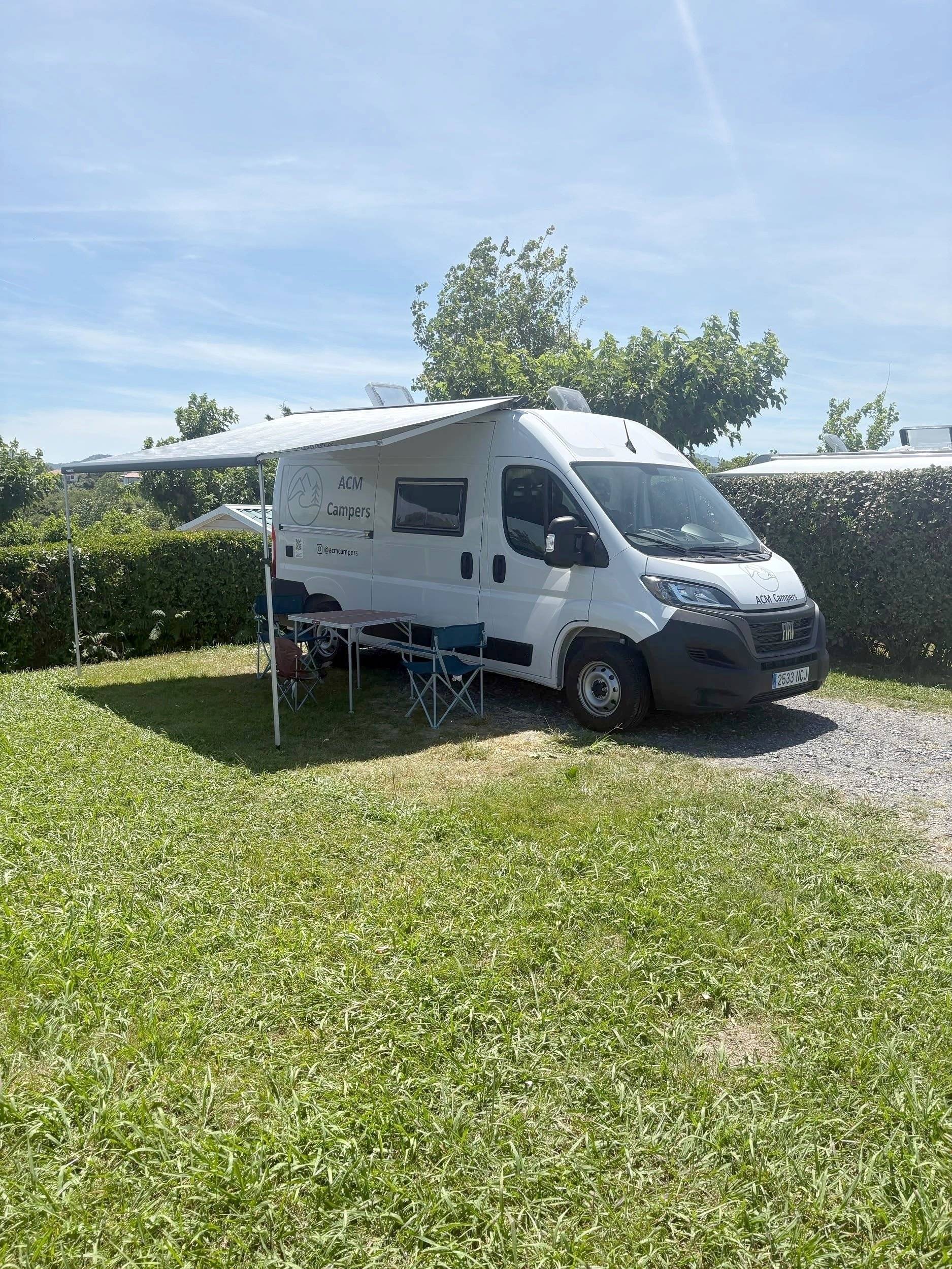 Voorkant 3/4 Fiat Ducato 2,2l 140 ch - Yescapa