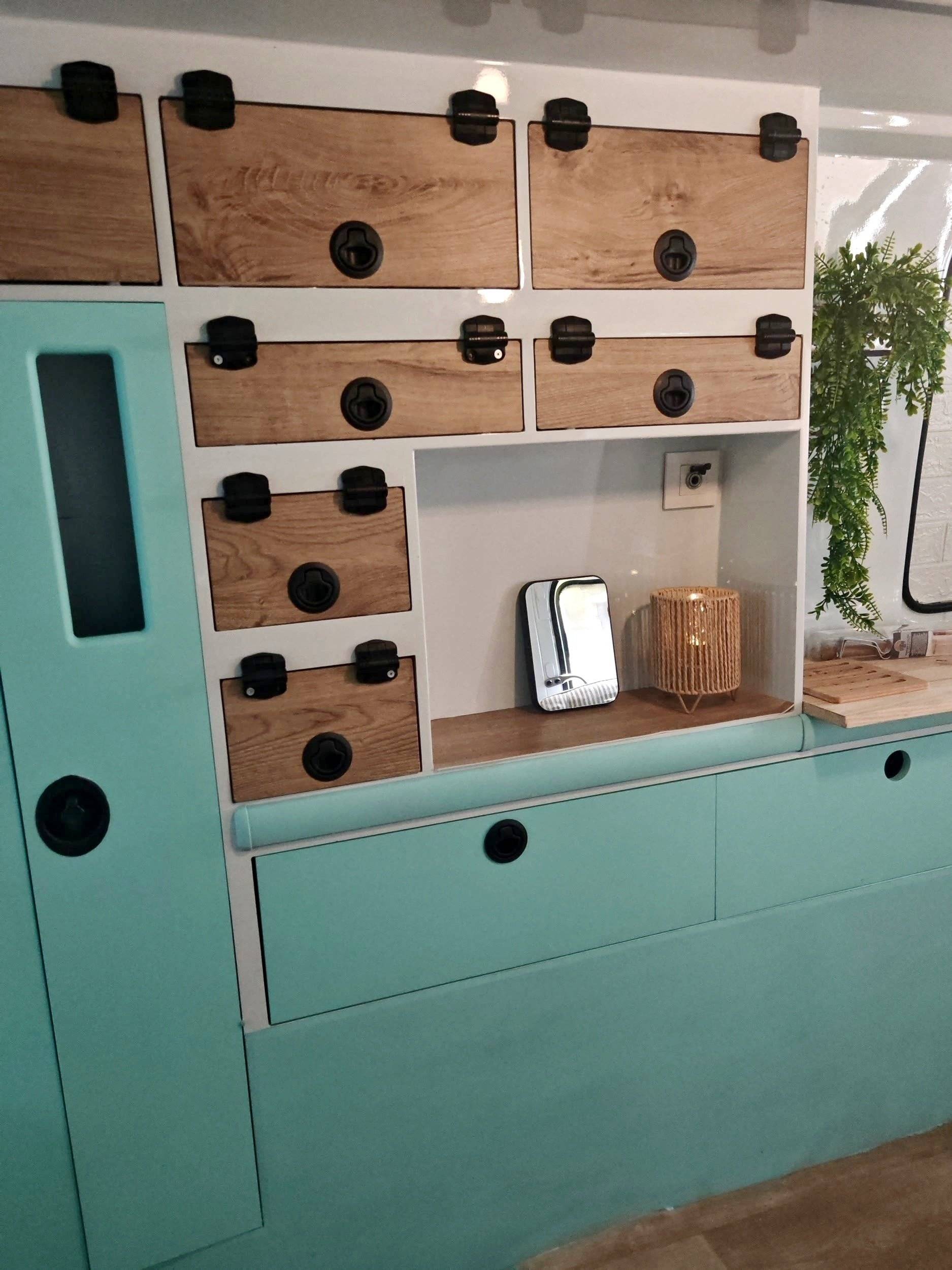 Vista de 3/4 Mercedes sprinter - Yescapa