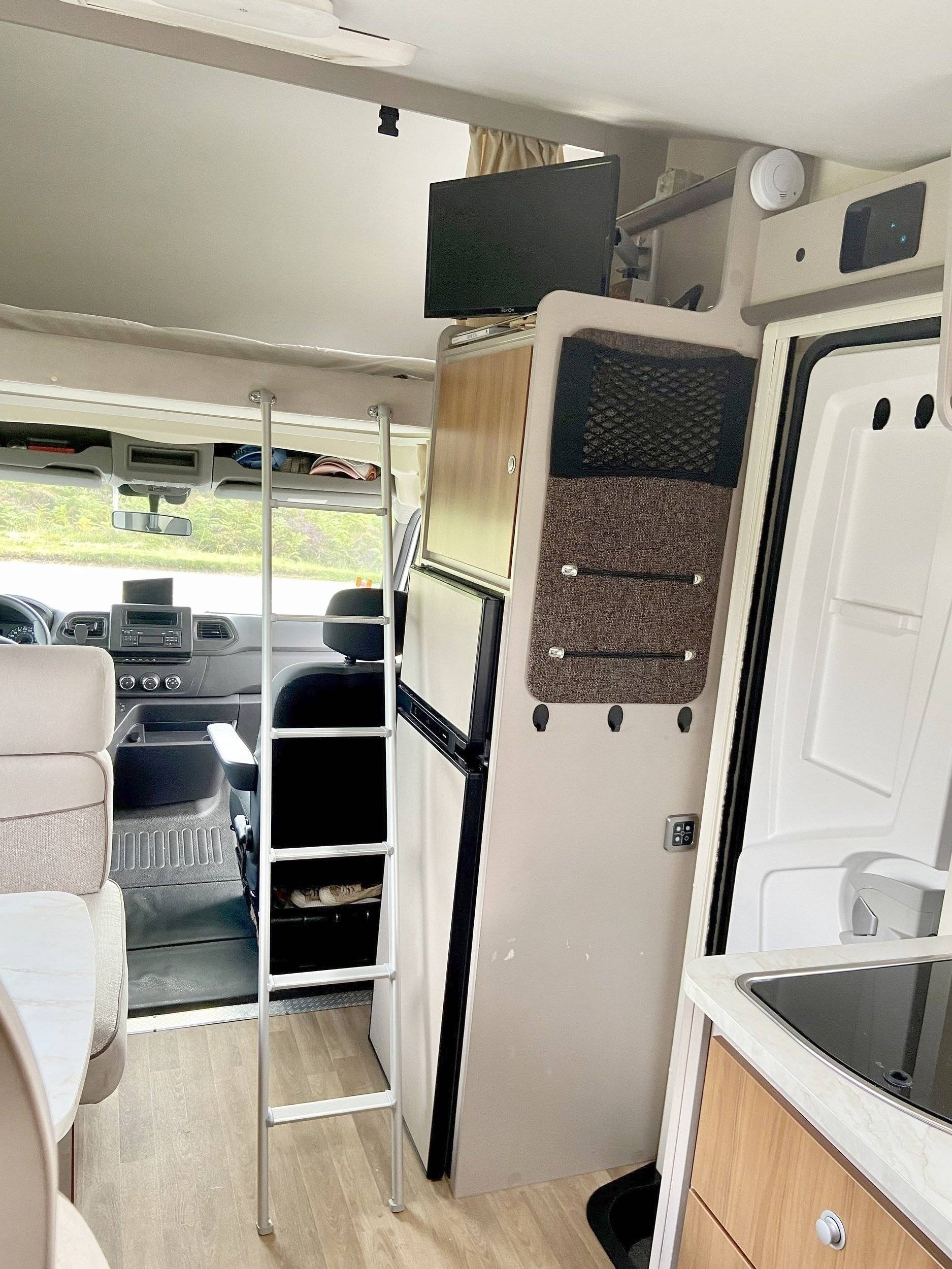 Couchages Renault Master 2,3 l 145 ch - Yescapa