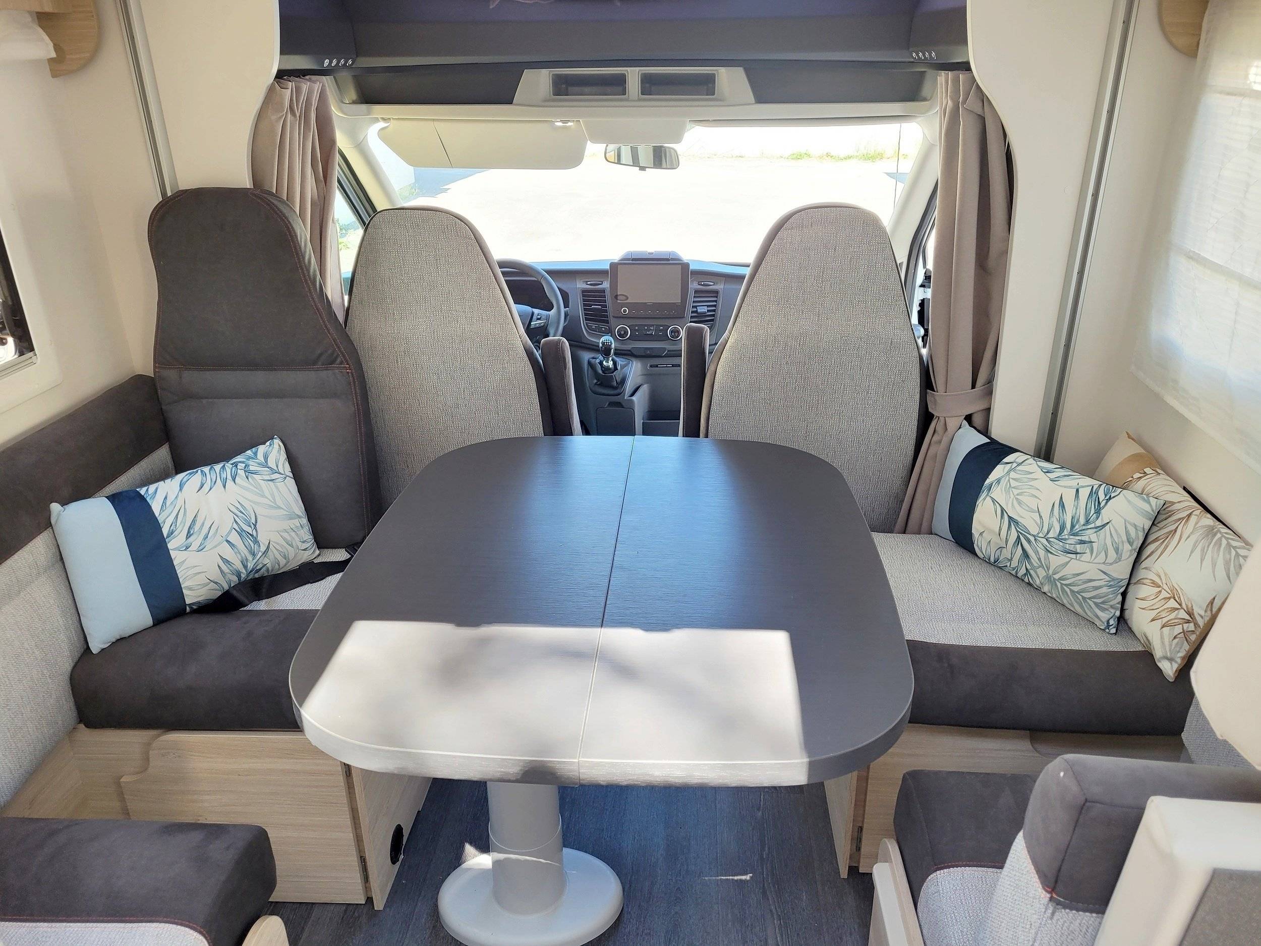 Challenger 380 start edition