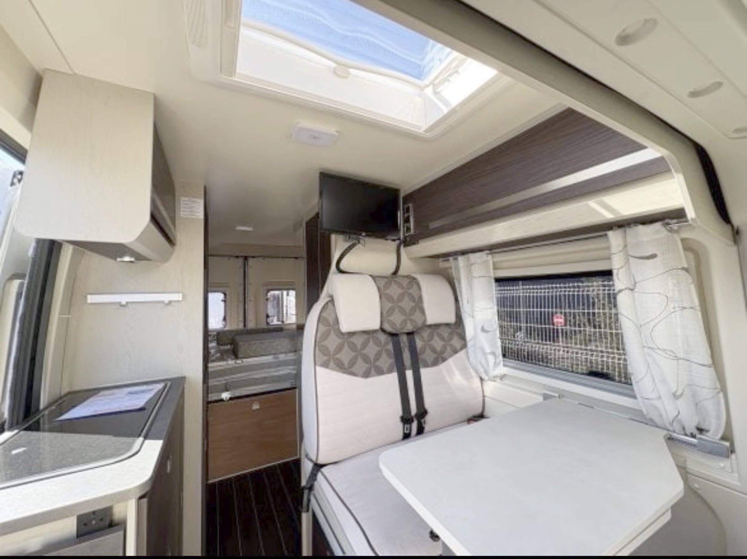 Coin repas Fiat Ducato 2,3 130 ch - Yescapa