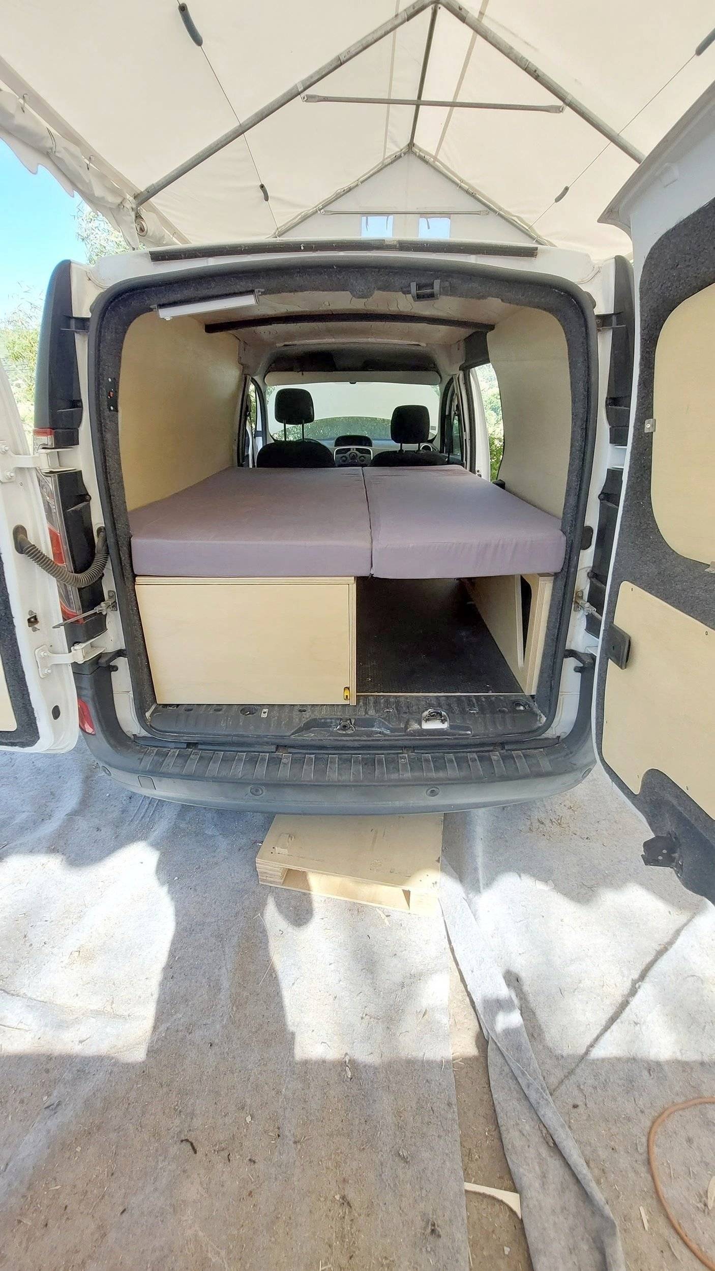 Couchages Renault Kangoo Maxi - Yescapa