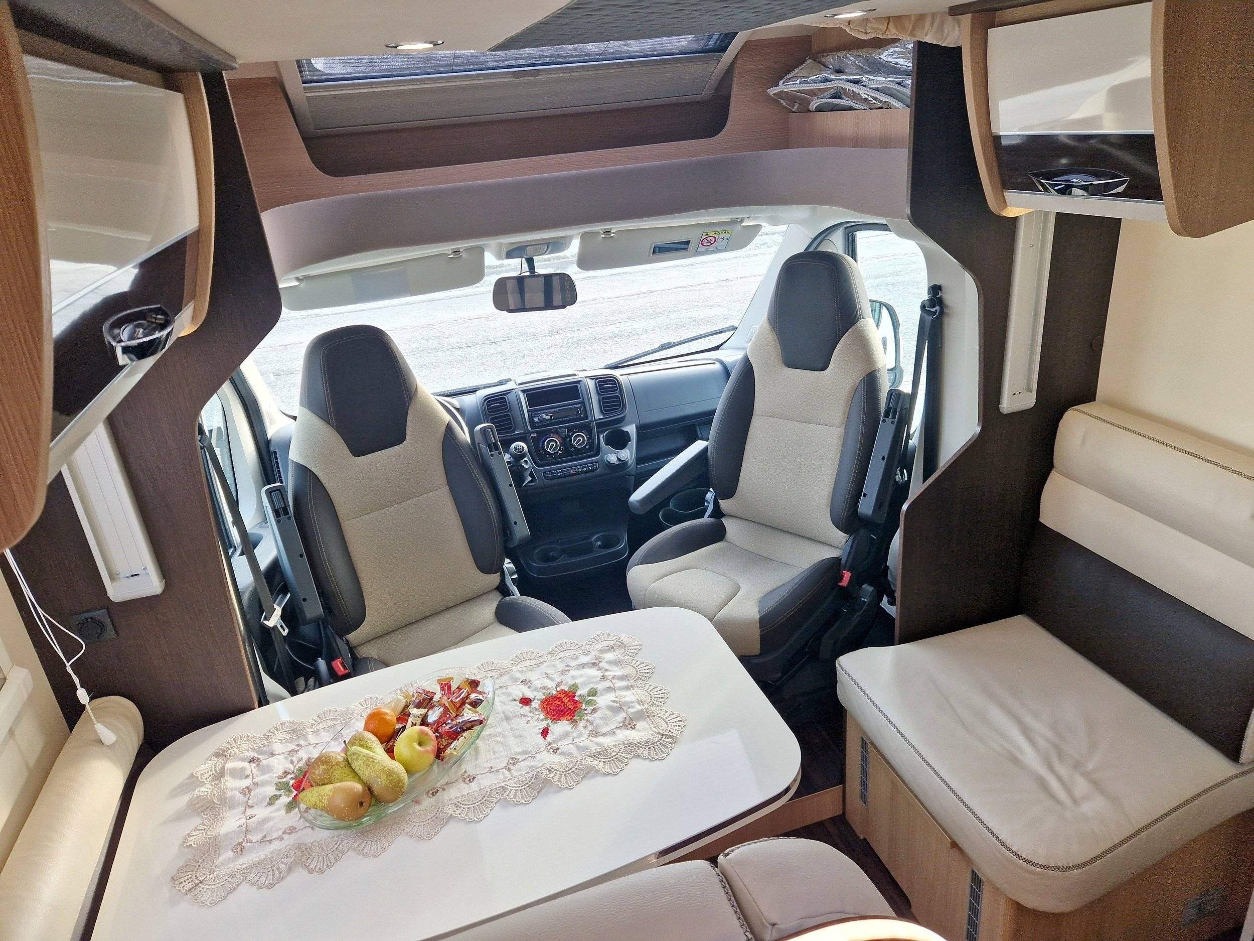 Dining Area Fiat FIAT DUCATO - Yescapa