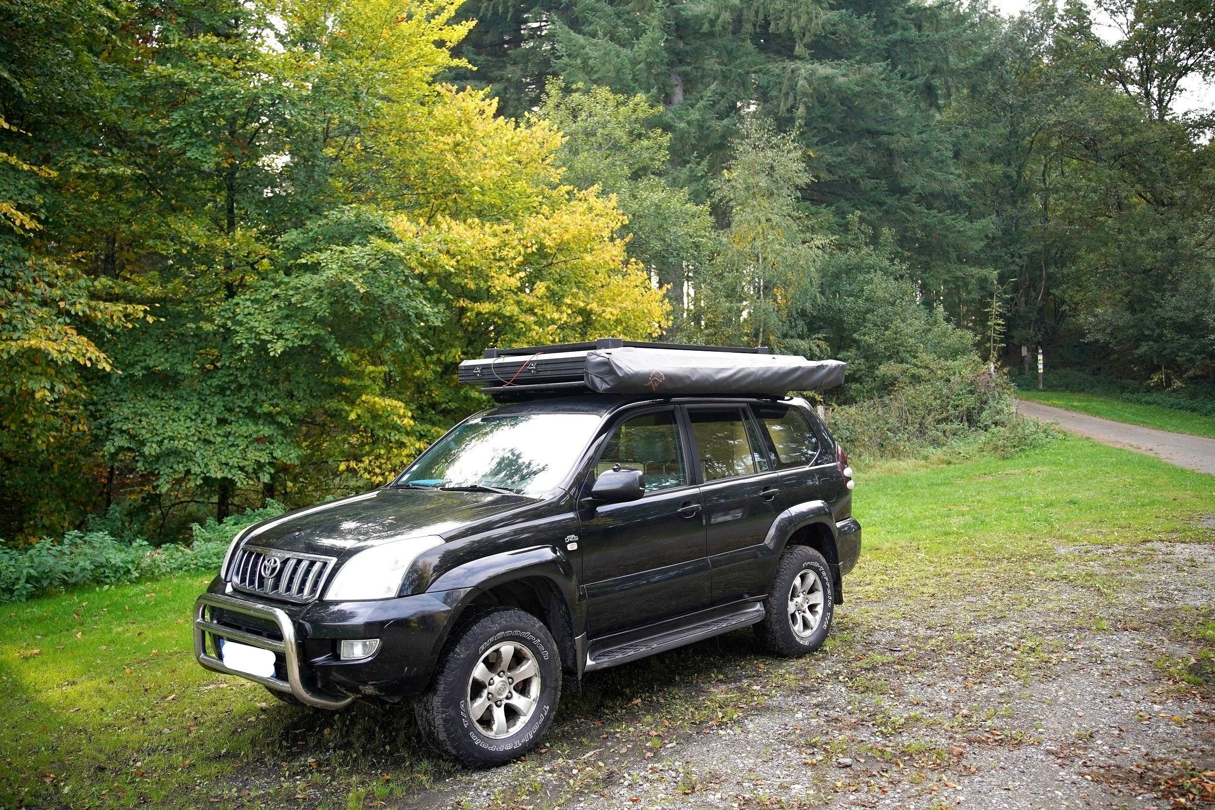 Front view from 3/4 Toyota Land Cruiser - Yescapa