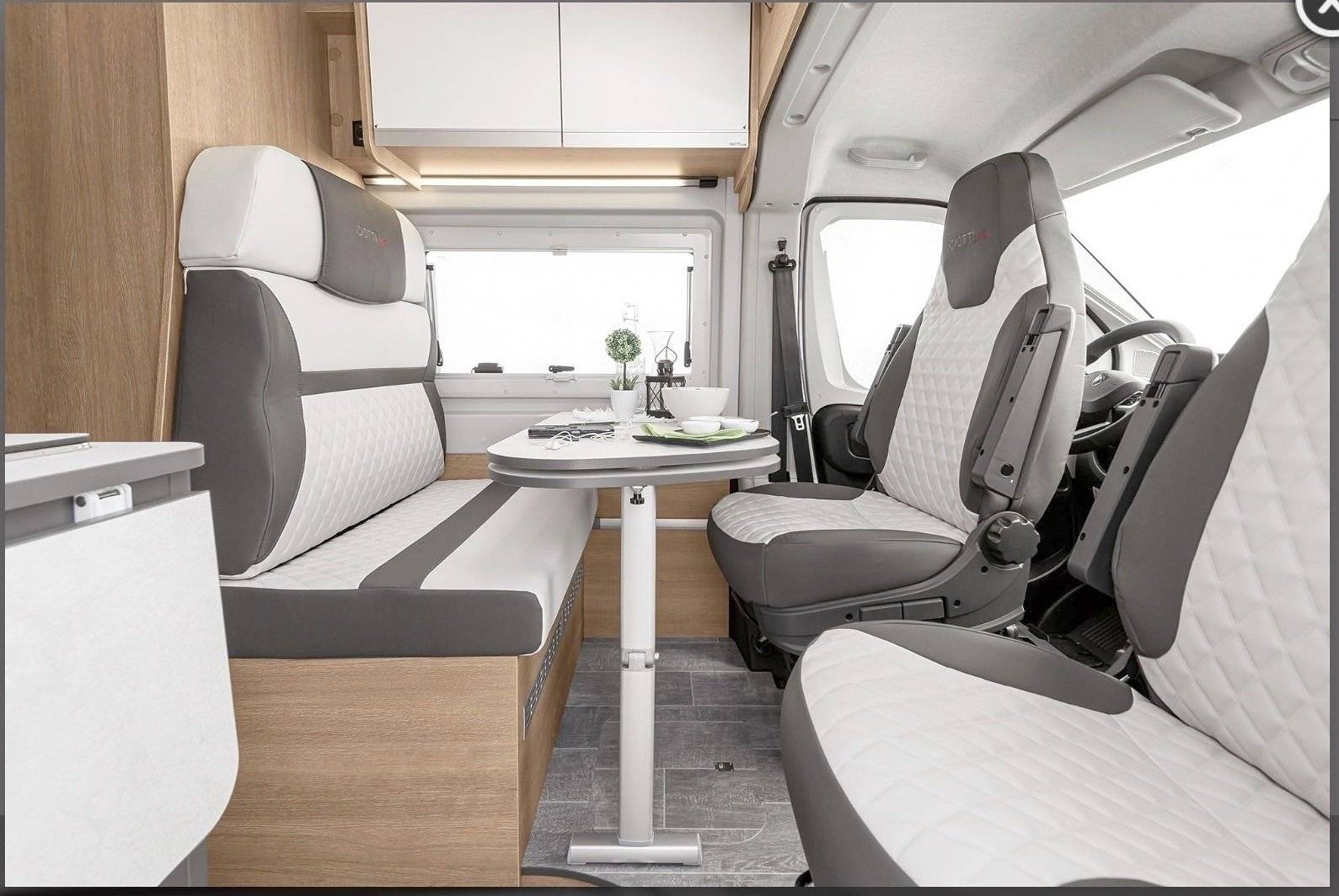 Coin repas Peugeot Boxer 2.2 Blue HDI 140ch - Yescapa