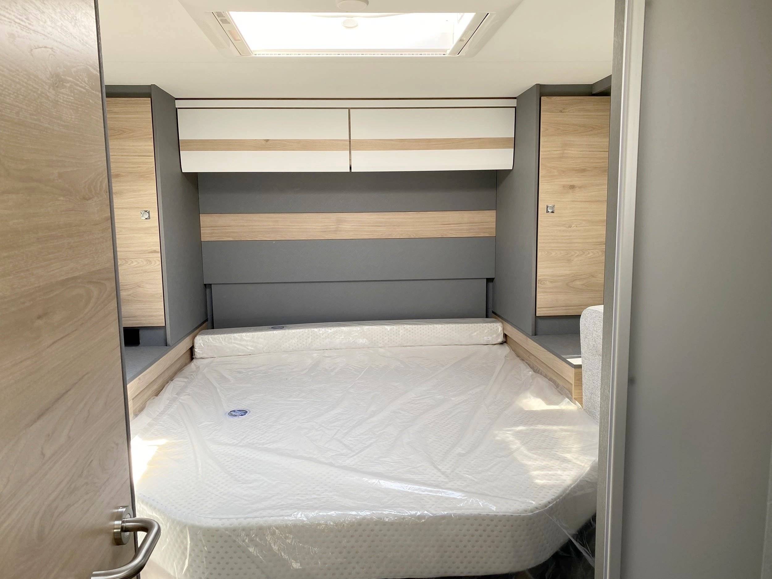 Berth Fiat Fiat Ducato 2.2l 140 CV AUTOMATIQUE - Yescapa