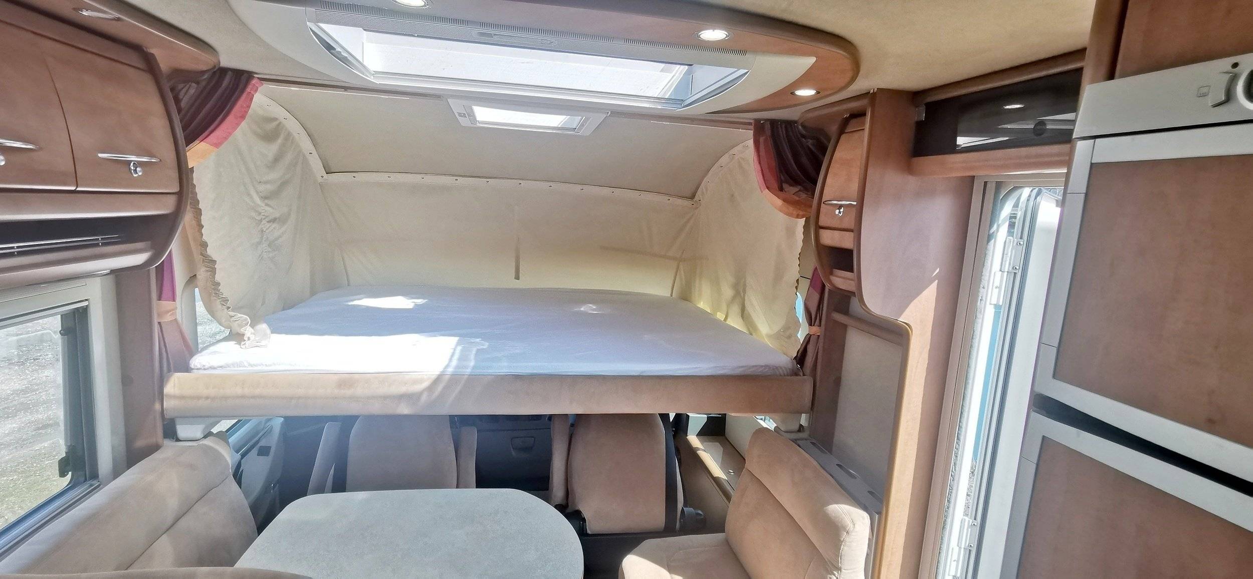 Couchages Fiat Fiat Ducato Multijet 2.3 130CV - Yescapa