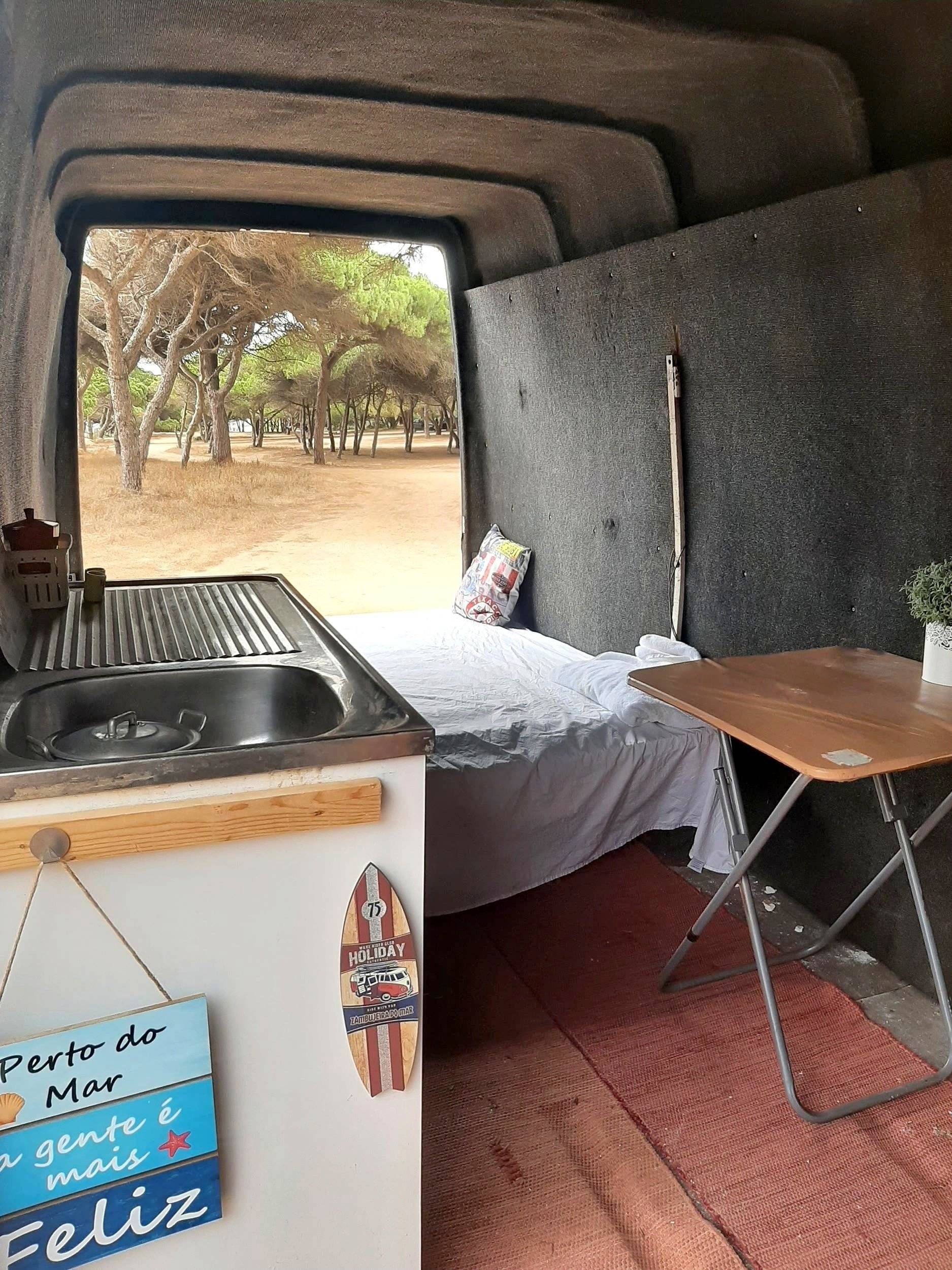 Dinette Mercedes Sprinter 312 d - Yescapa