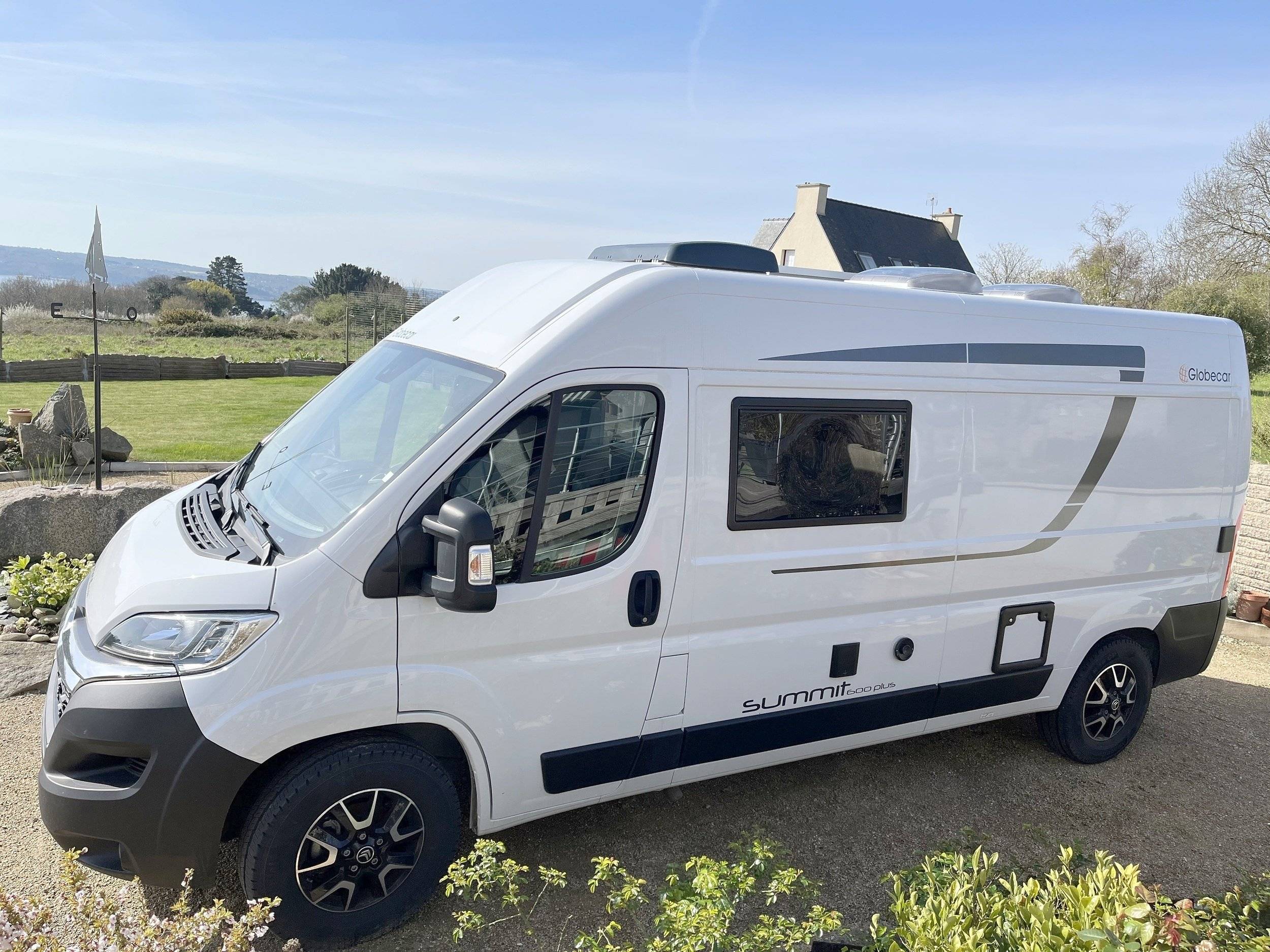 Globecar Summit 600 Plus