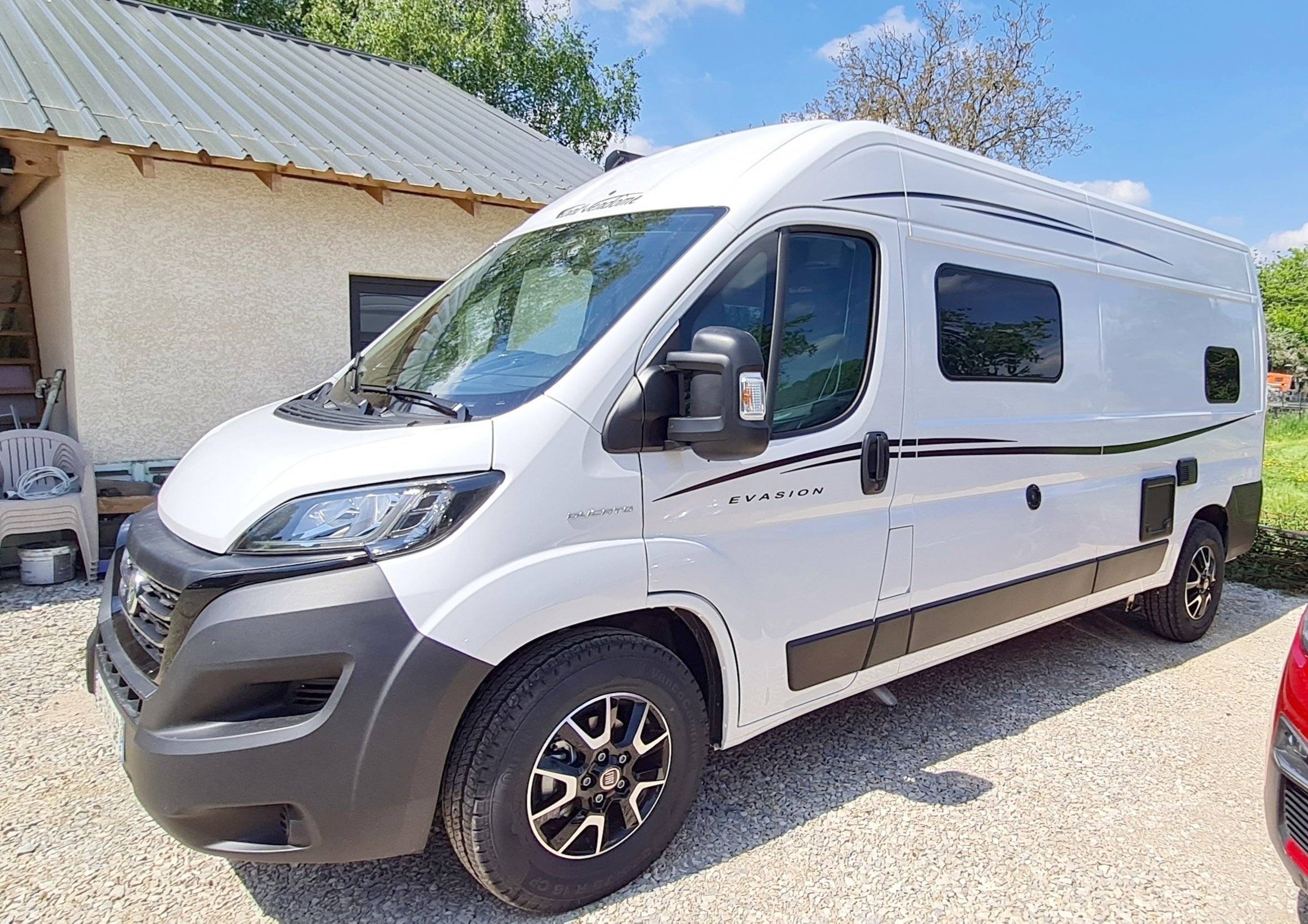 Fourgon equipe 2025 camping