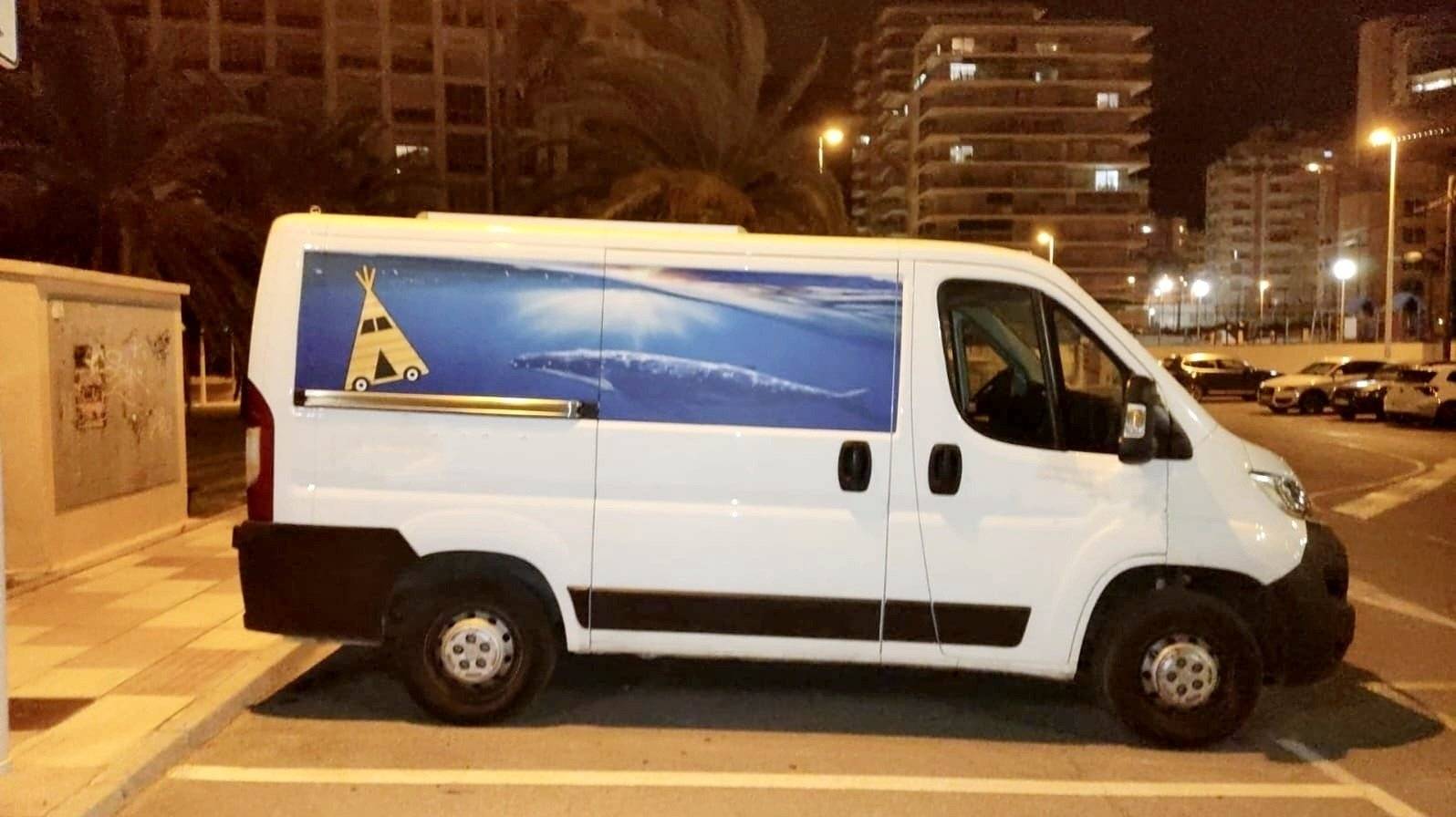 Front view from 3/4 Citroën Citroën jumper - Yescapa