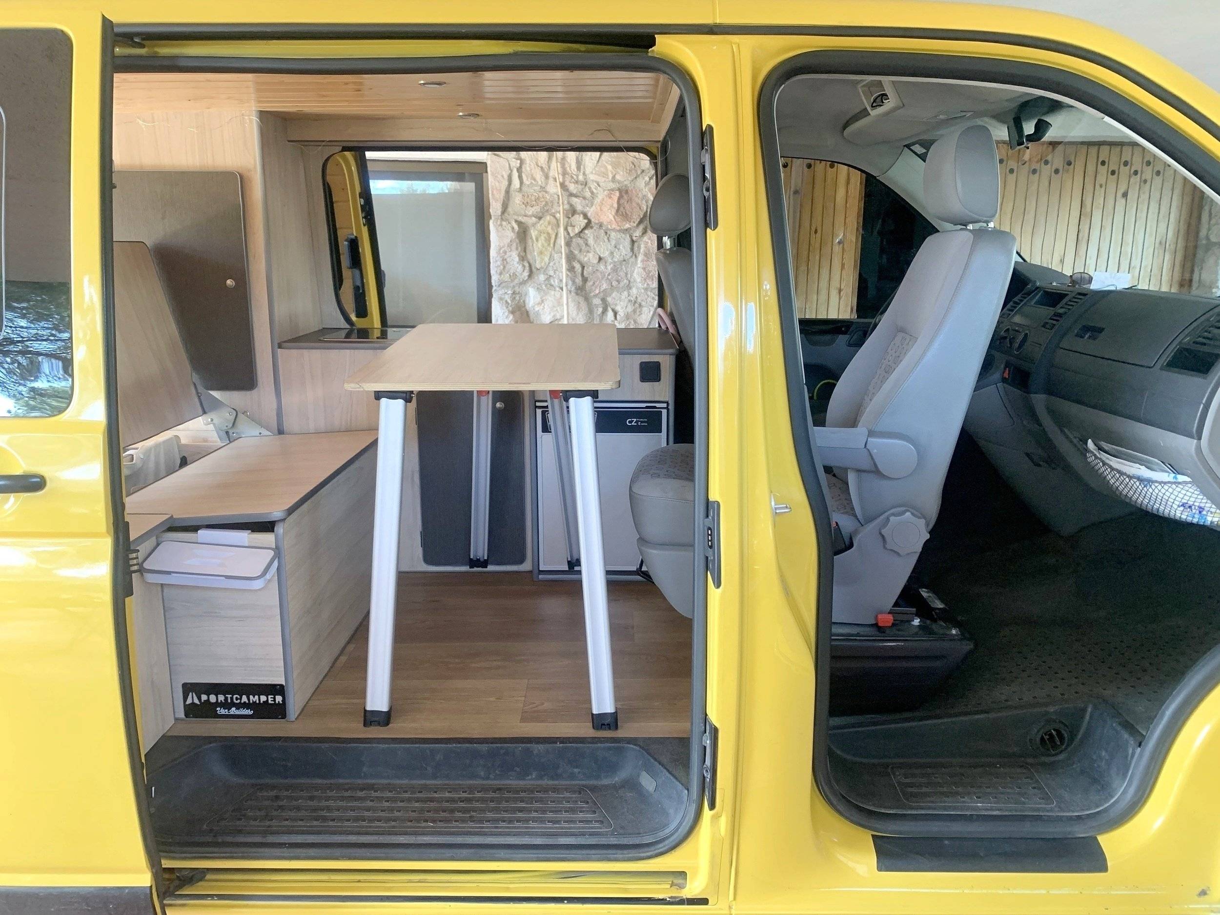 Menjador Volkswagen T5 1,9 l 102 ch - Yescapa