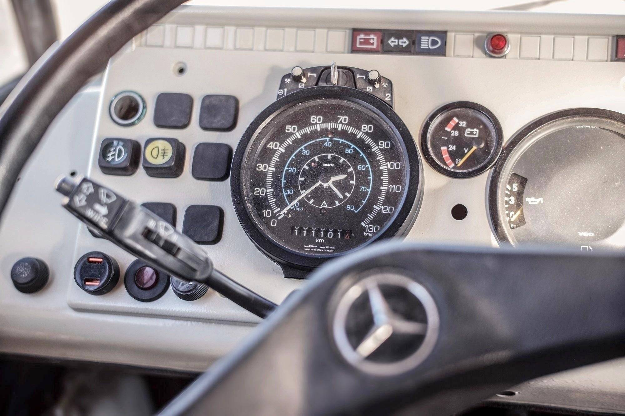 Mercedes-Benz 