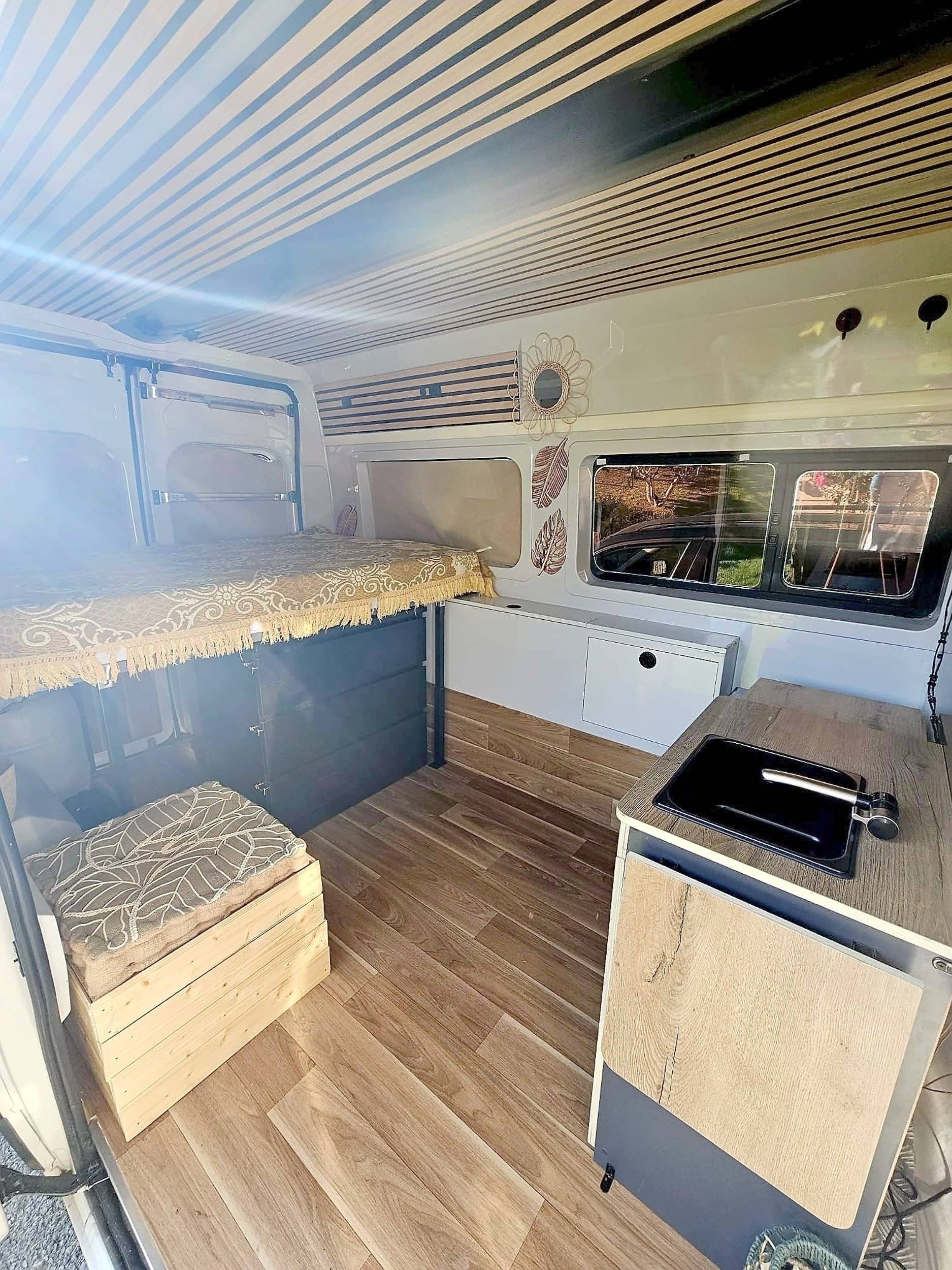 Coin repas Fiat Ducato 2,3 l 130 ch - Yescapa